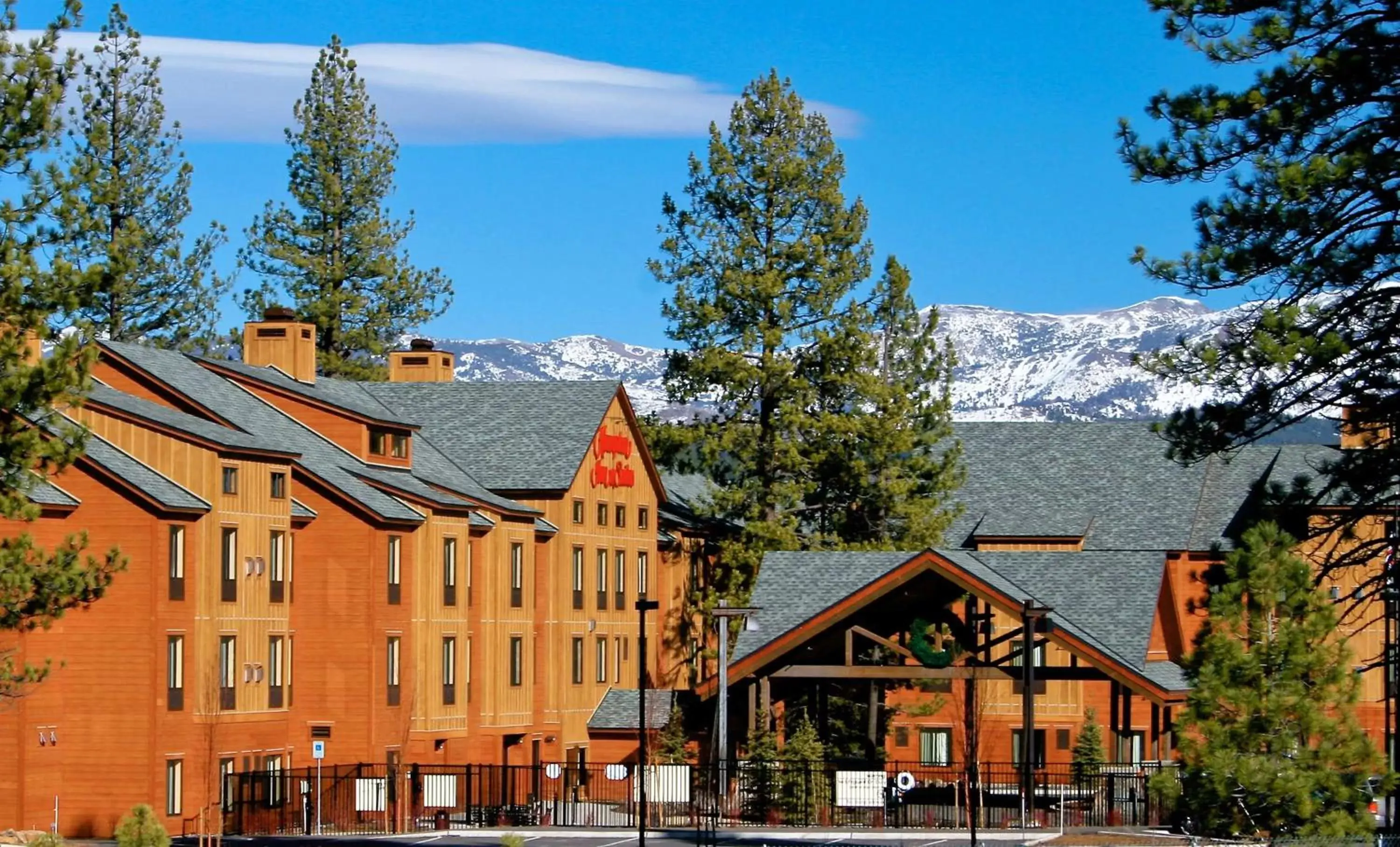 Property Building in Hampton Inn & Suites Tahoe-Truckee