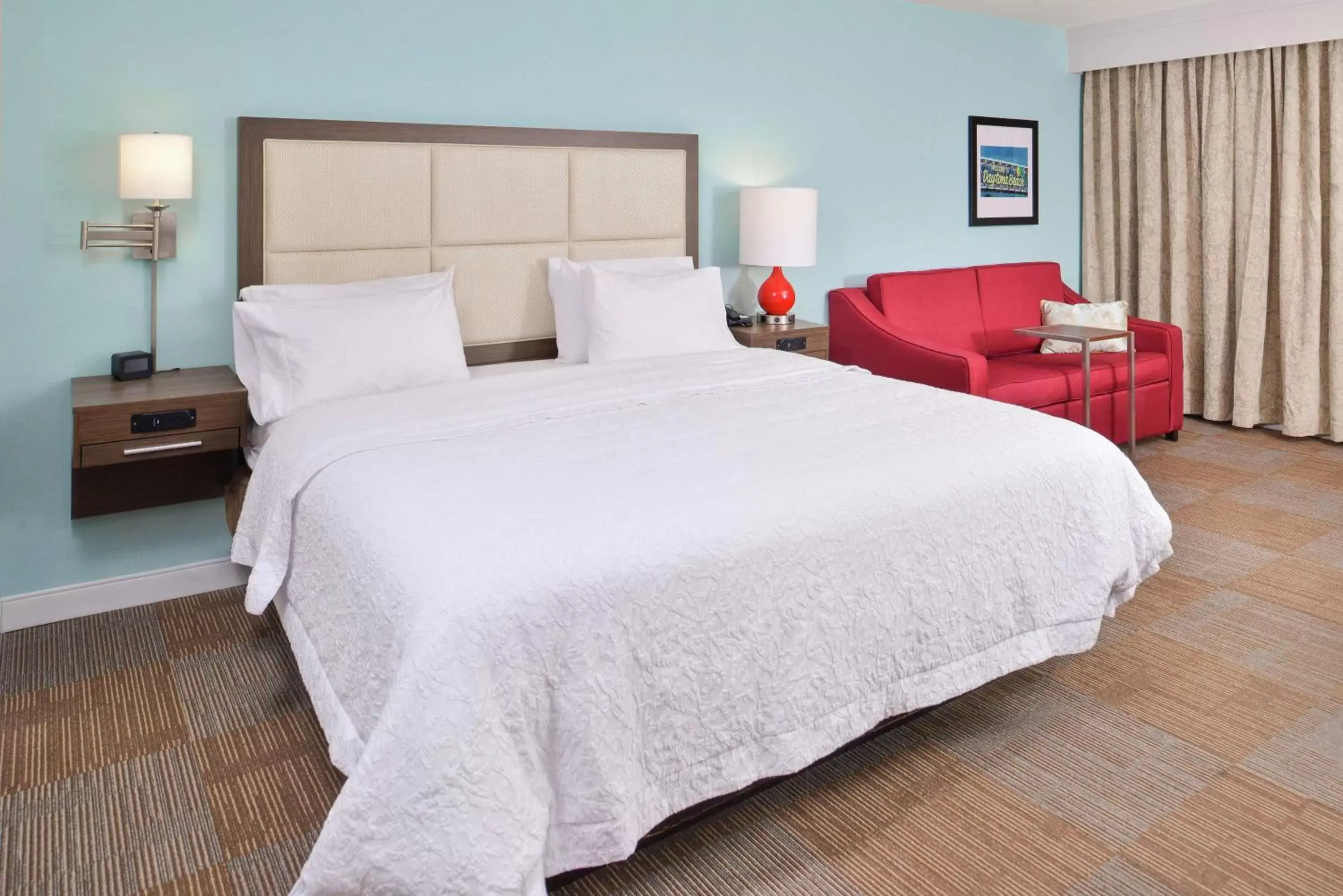 Living room, Bed in Hampton Inn Daytona/Ormond Beach