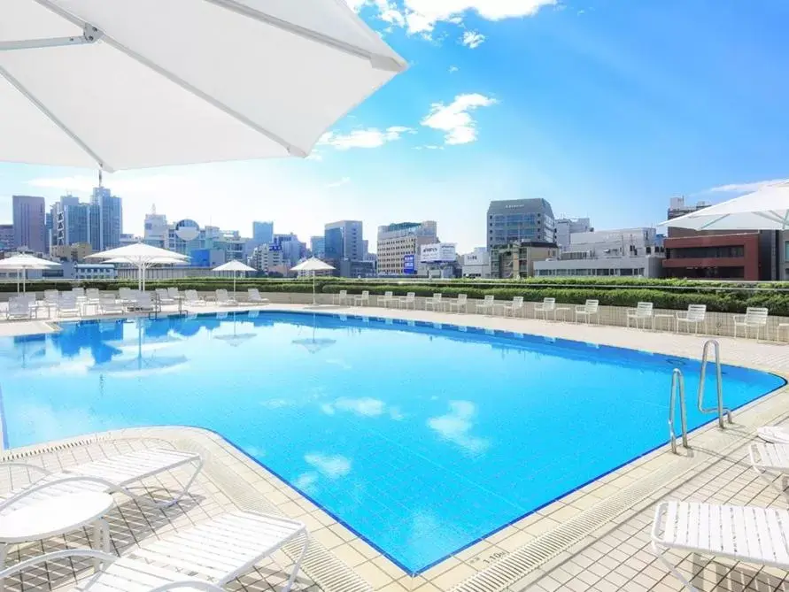 Swimming Pool in Tokyo Dome Hotel