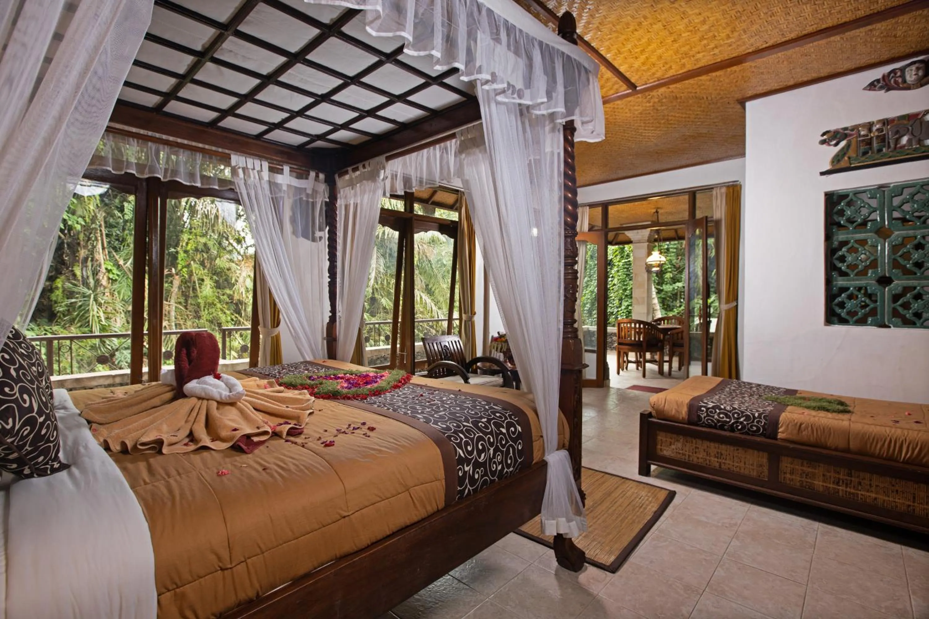 Bed in Ketut's Place Bed & Breakfast Ubud