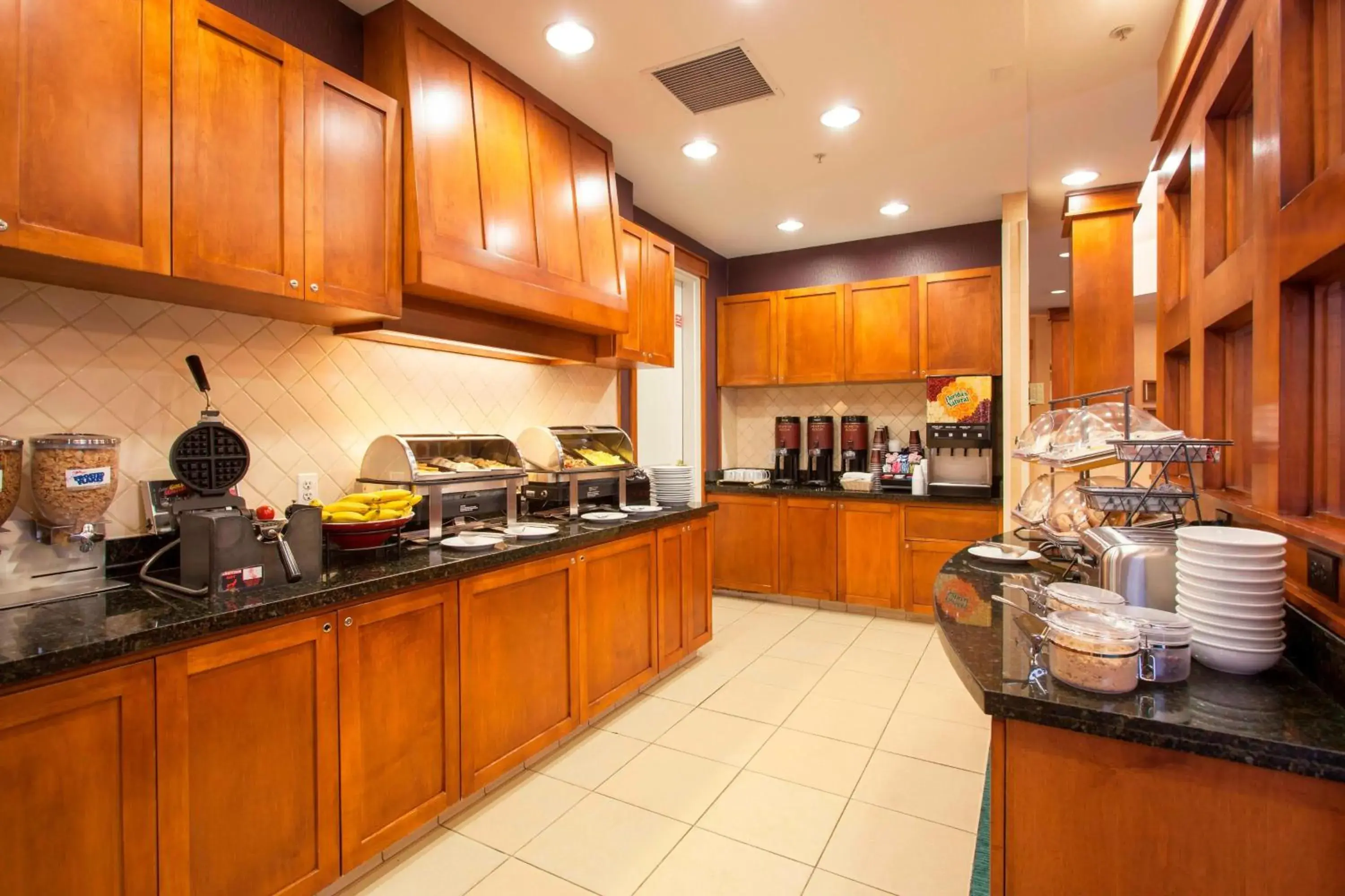 Breakfast, Restaurant/Places to Eat in Residence Inn Phoenix Goodyear