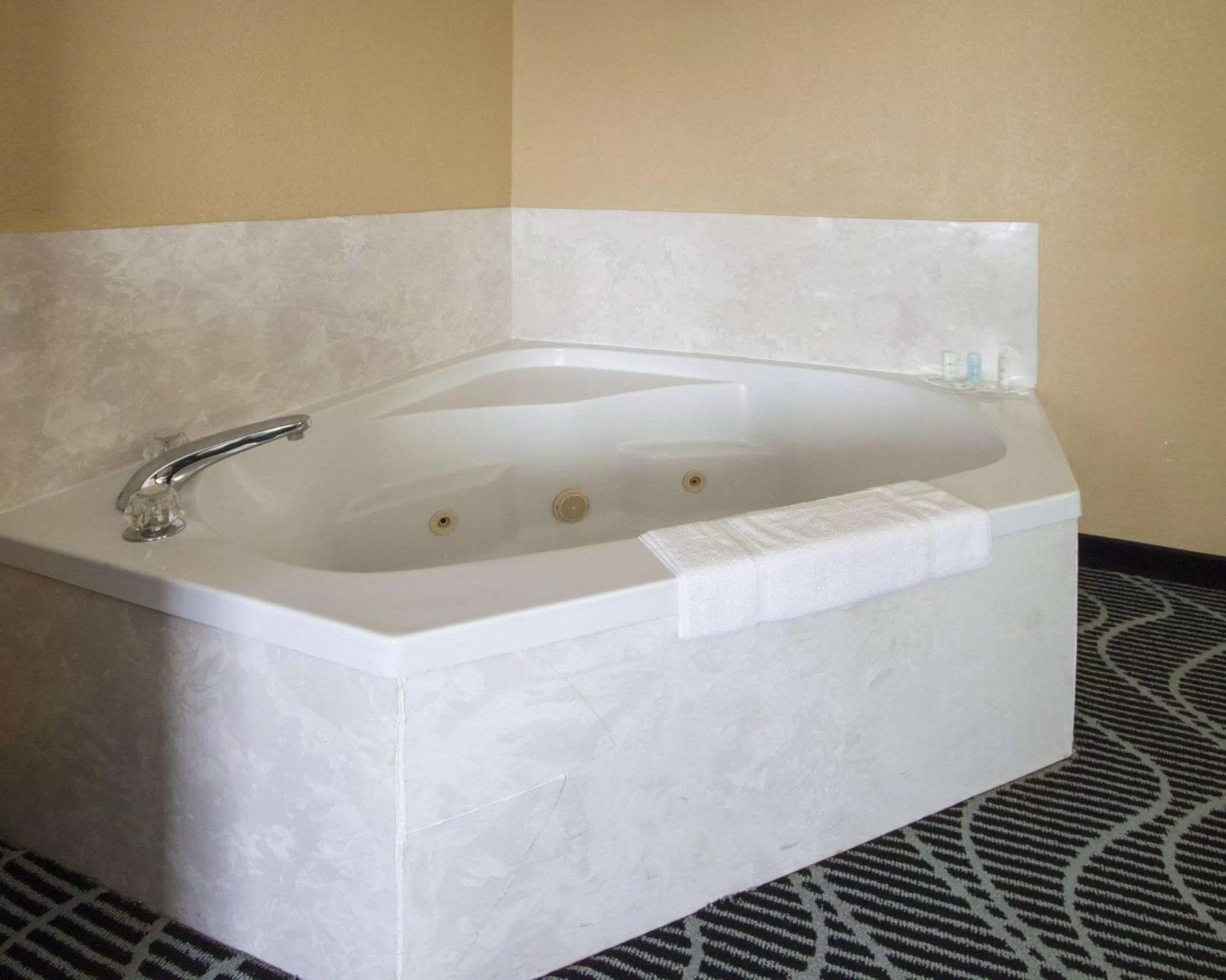 Photo of the whole room in Comfort Suites Lake Ray Hubbard