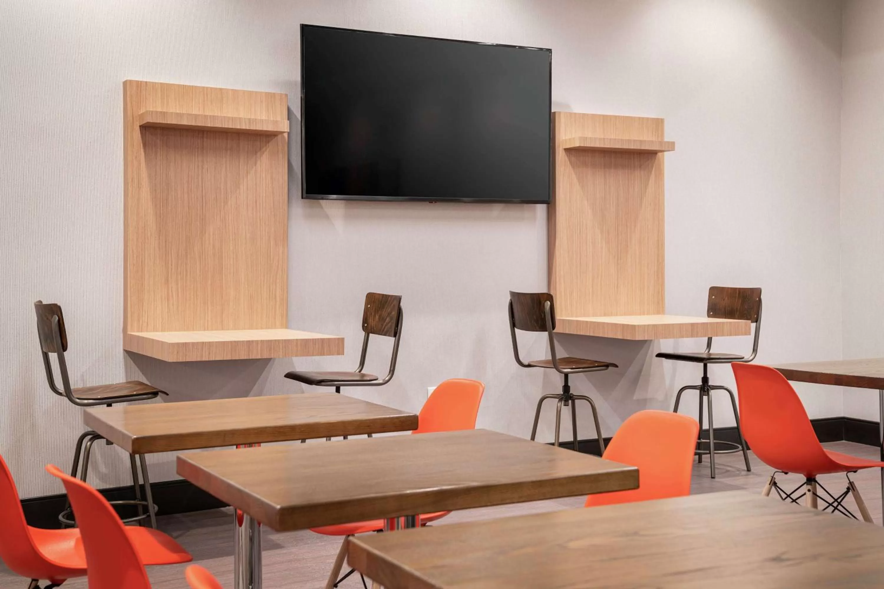 Breakfast in Home2 Suites By Hilton Denver Downtown Convention Center