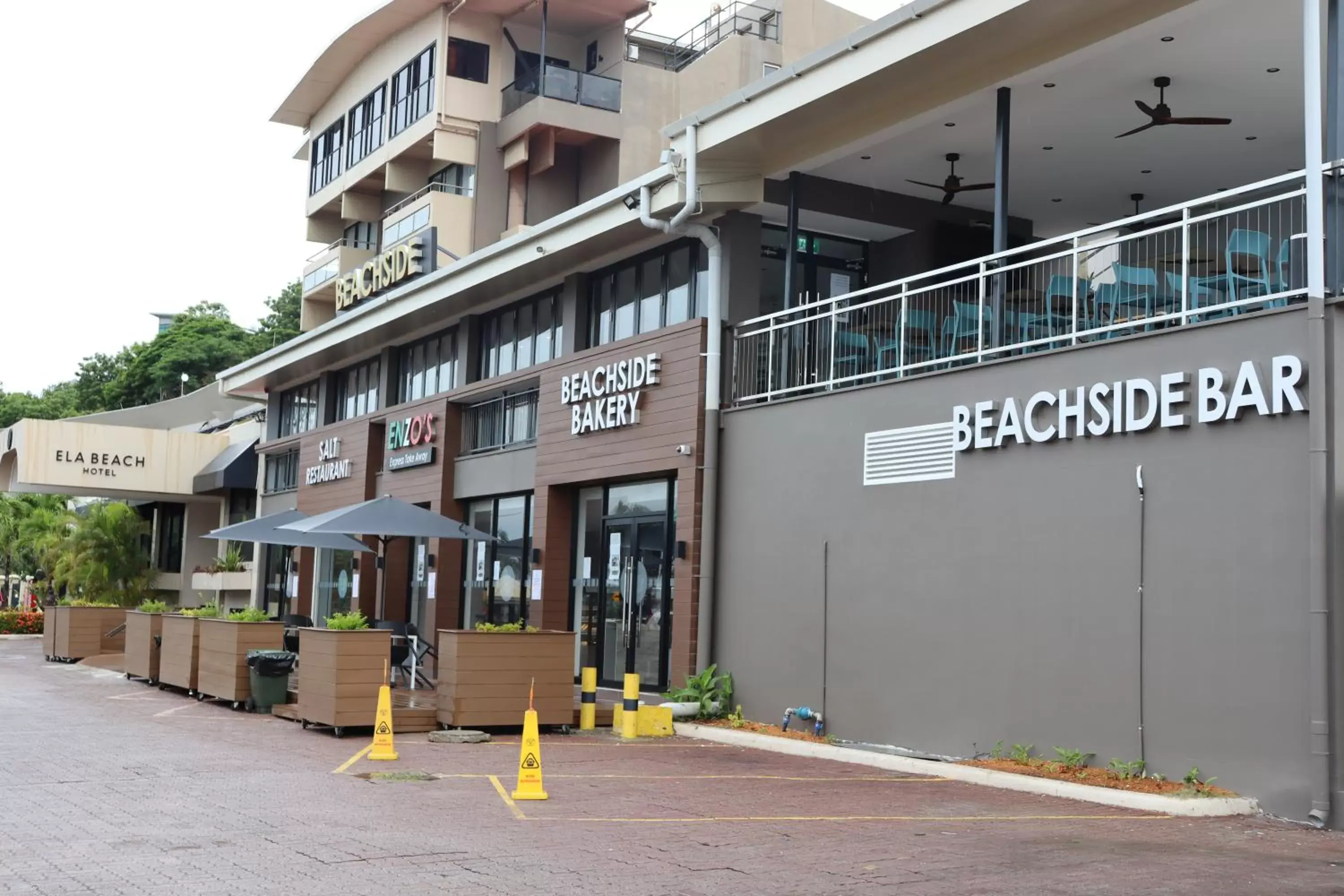 Restaurant/places to eat in Ela Beach Hotel