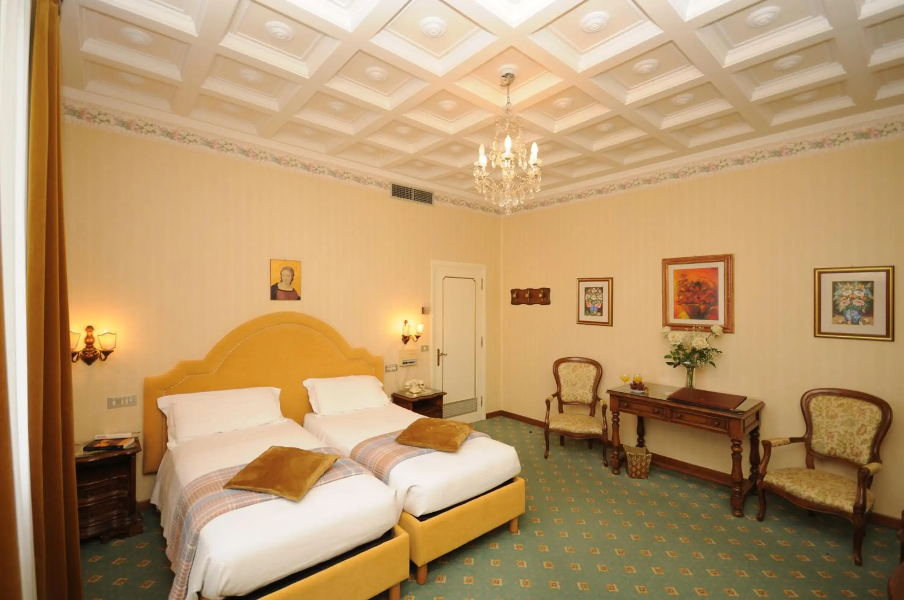 Photo of the whole room, Bed in Grand Hotel Excelsior