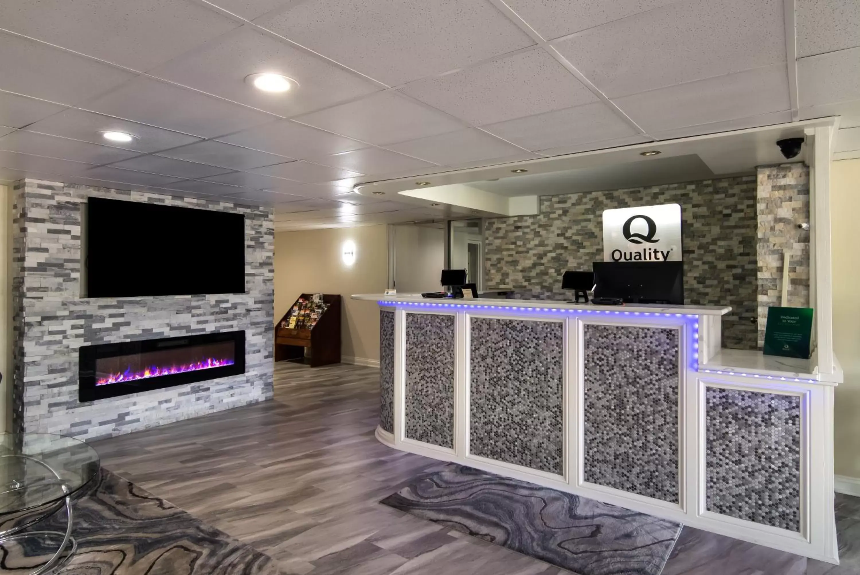 Lobby or reception, Lobby/Reception in Quality Inn Aurora - Naperville Area