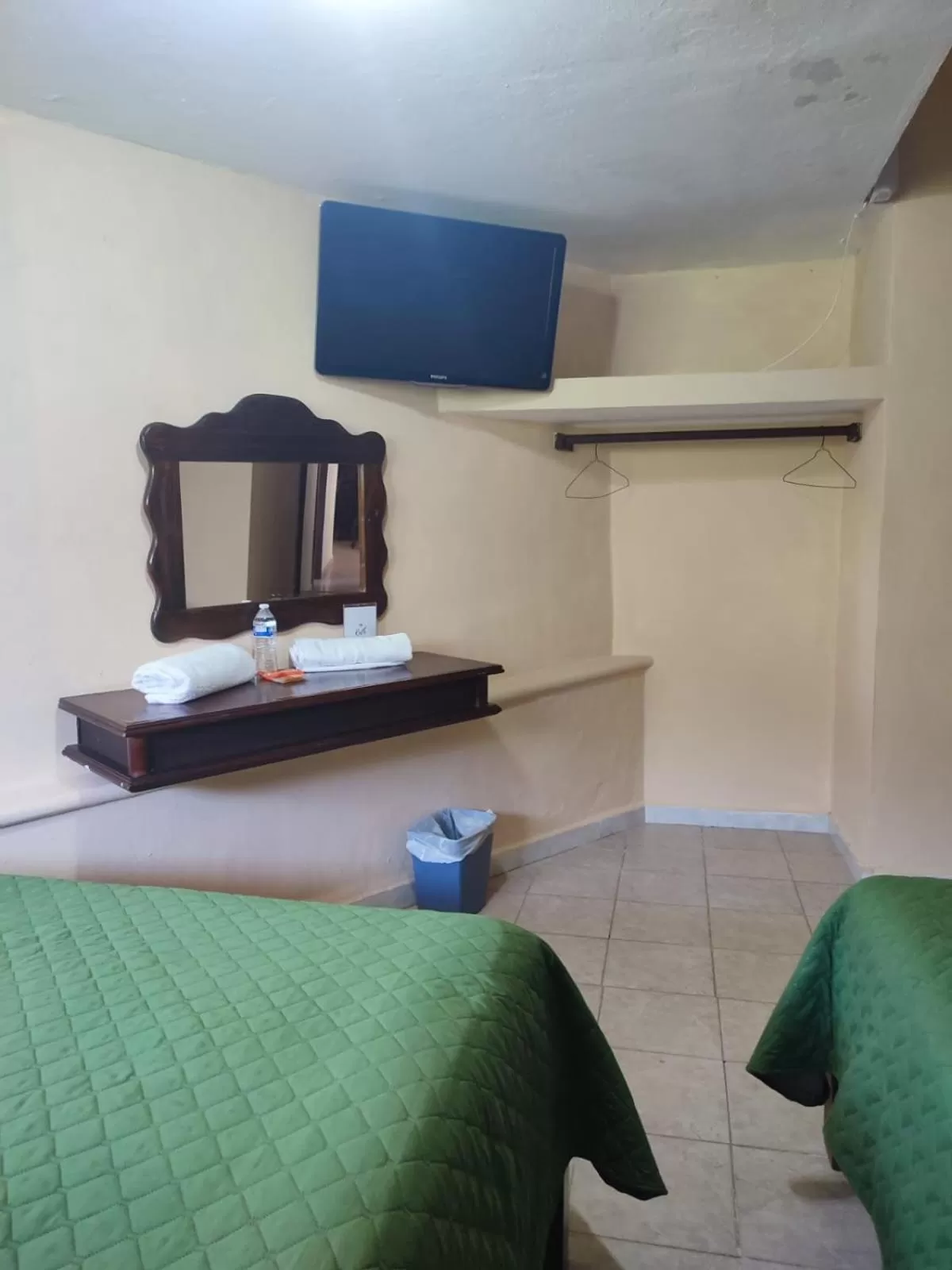 TV and multimedia, TV/Entertainment Center in Hotel Rath