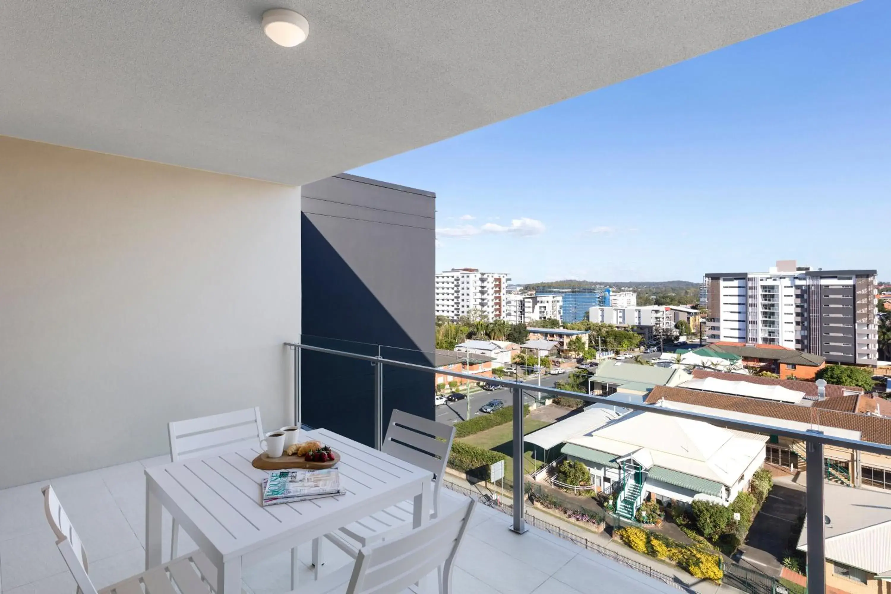 Balcony/Terrace in Oaks Brisbane Woolloongabba Suites