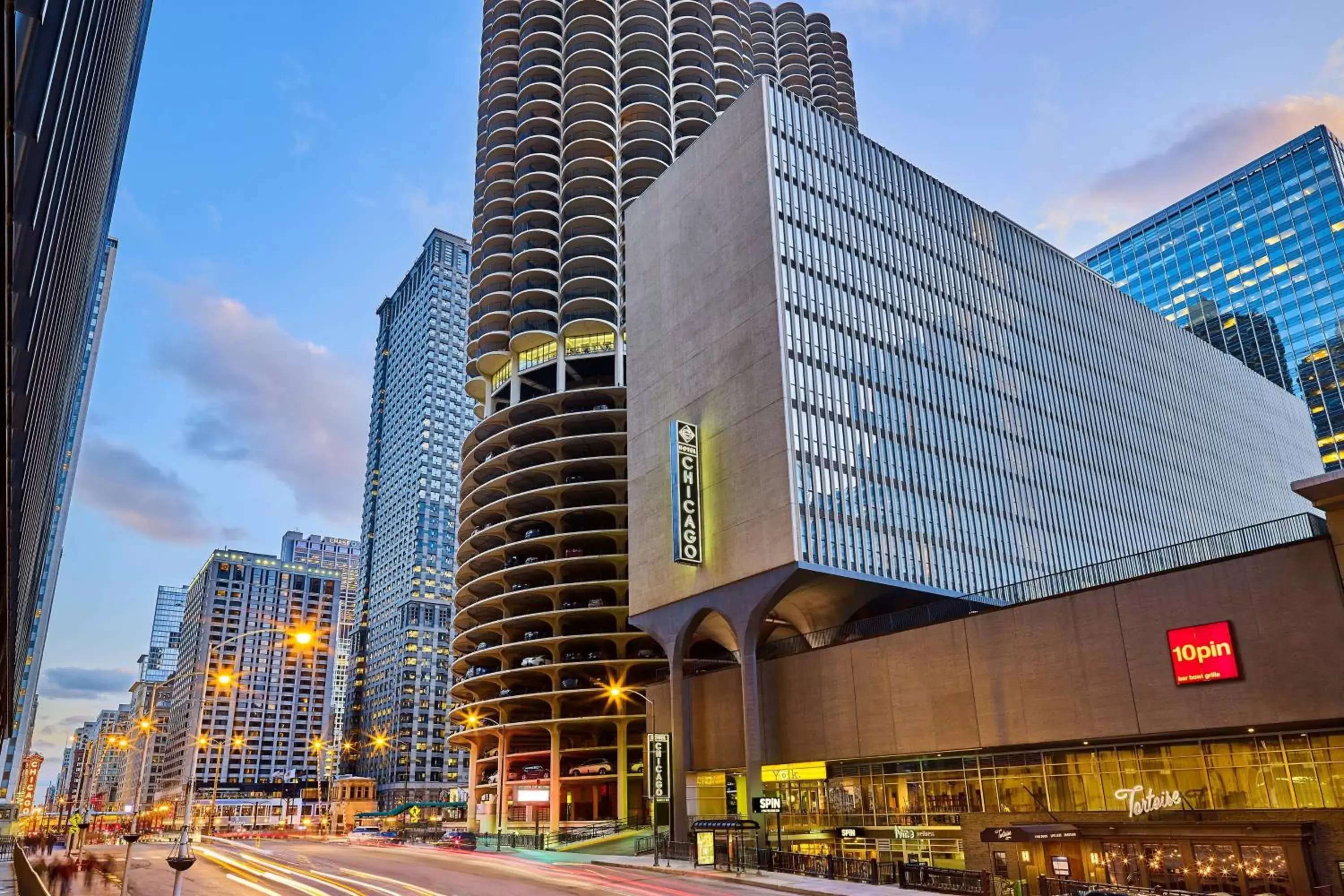 Property Building in Hotel Chicago Downtown, Autograph Collection