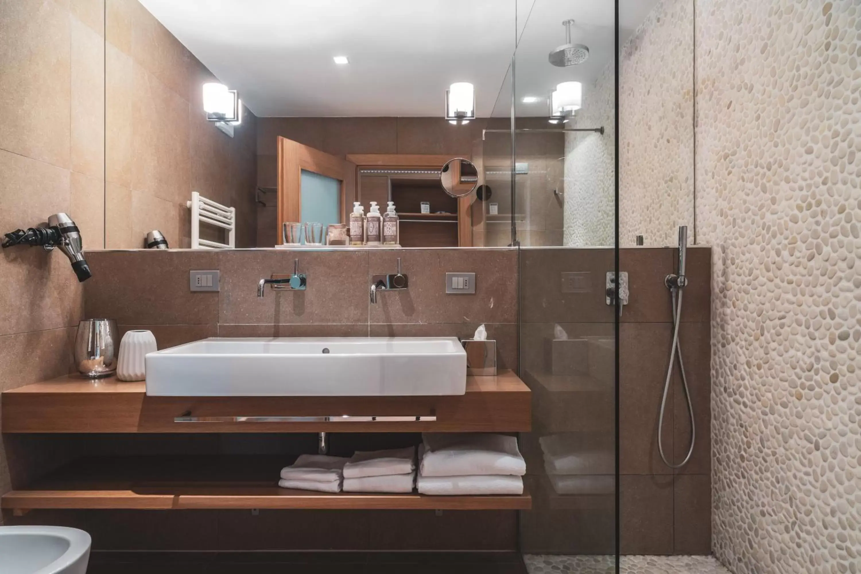 Shower, Bathroom in Art & Design Hotel Napura