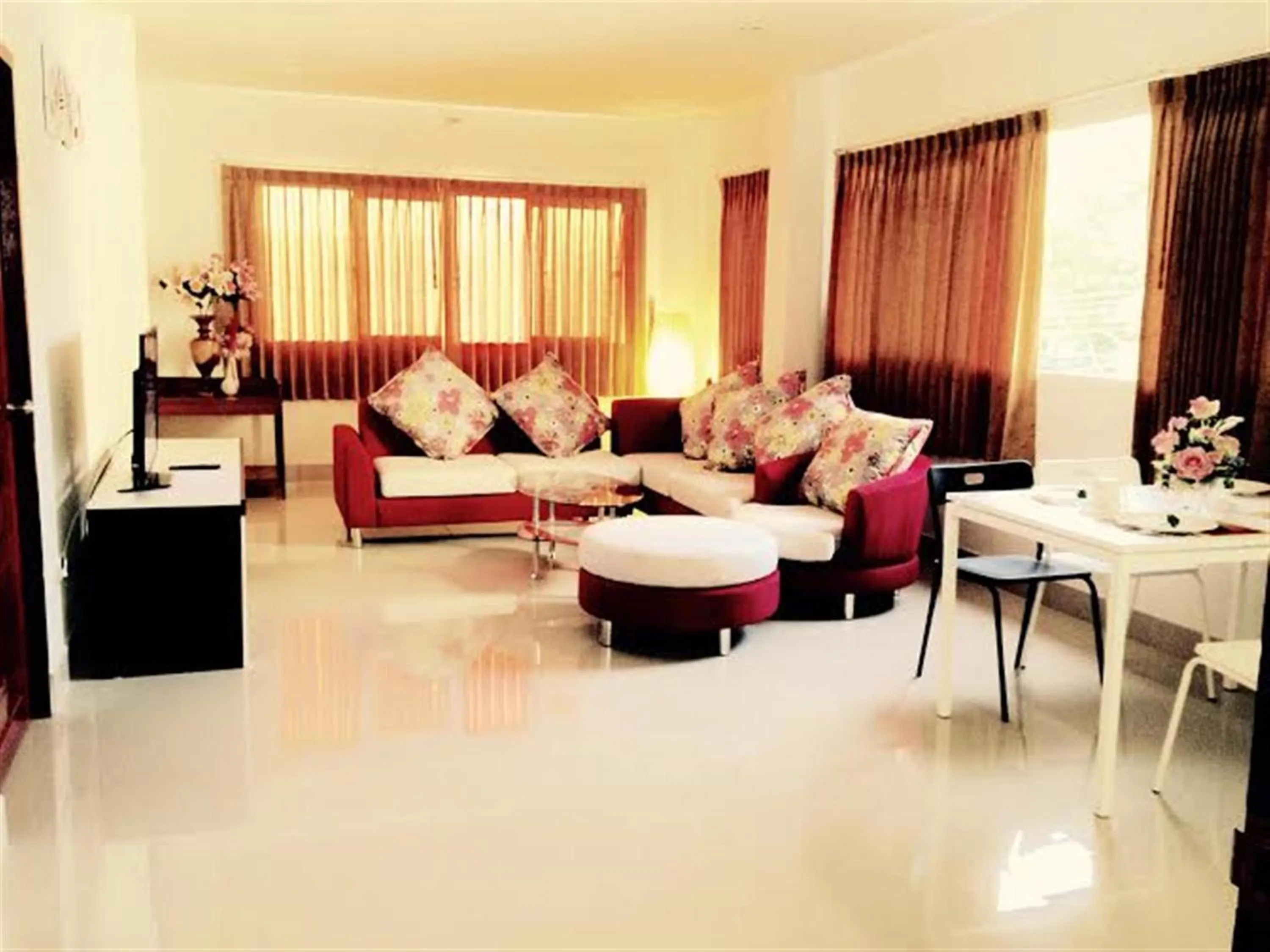 Deluxe Apartment in Siray House
