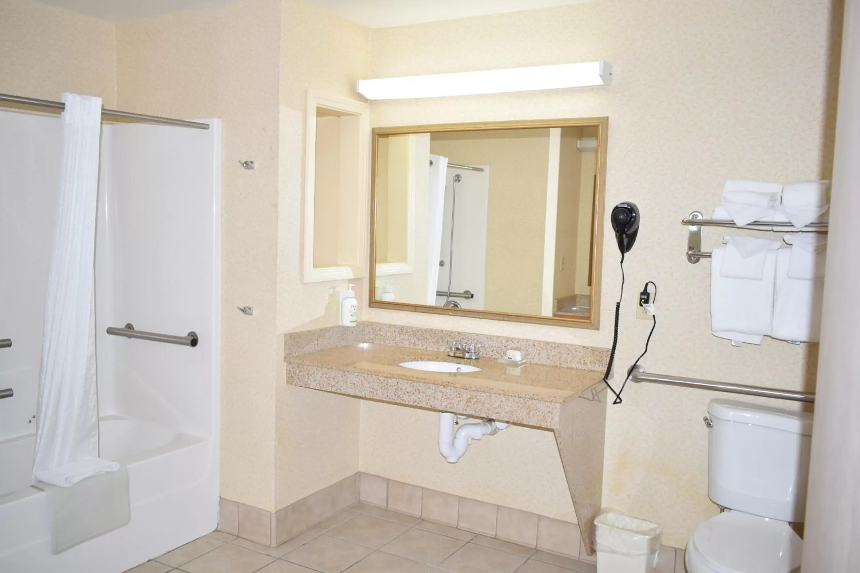 Bathroom in Wingate by Wyndham Youngstown - Austintown Bathroom in Wingate by Wyndham Youngstown - Austintown