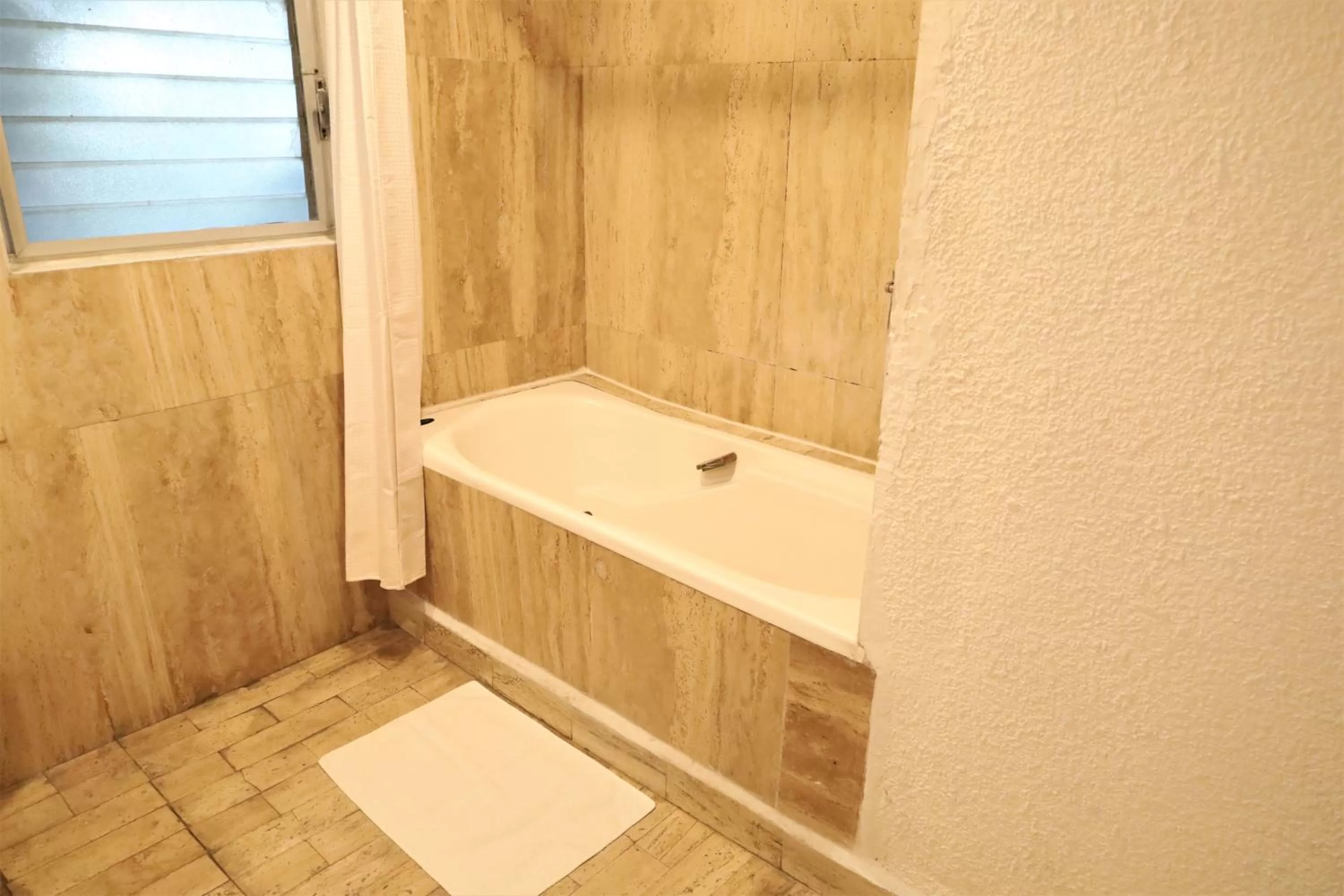 Bath in Hotel Grand Vista Cuernavaca