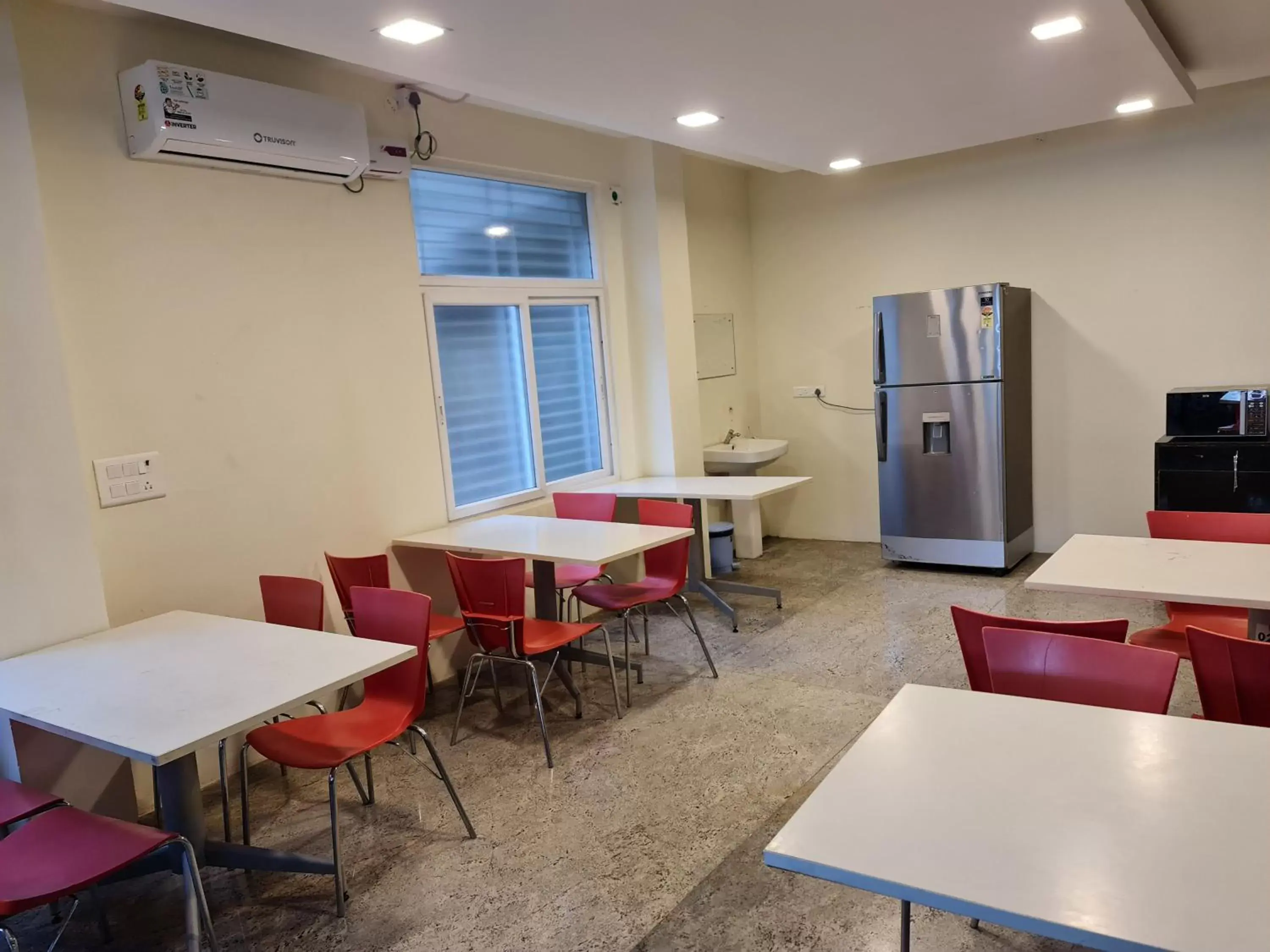 Restaurant/places to eat in Vijay Shree Inn Restaurant/places to eat in Vijay Shree Inn