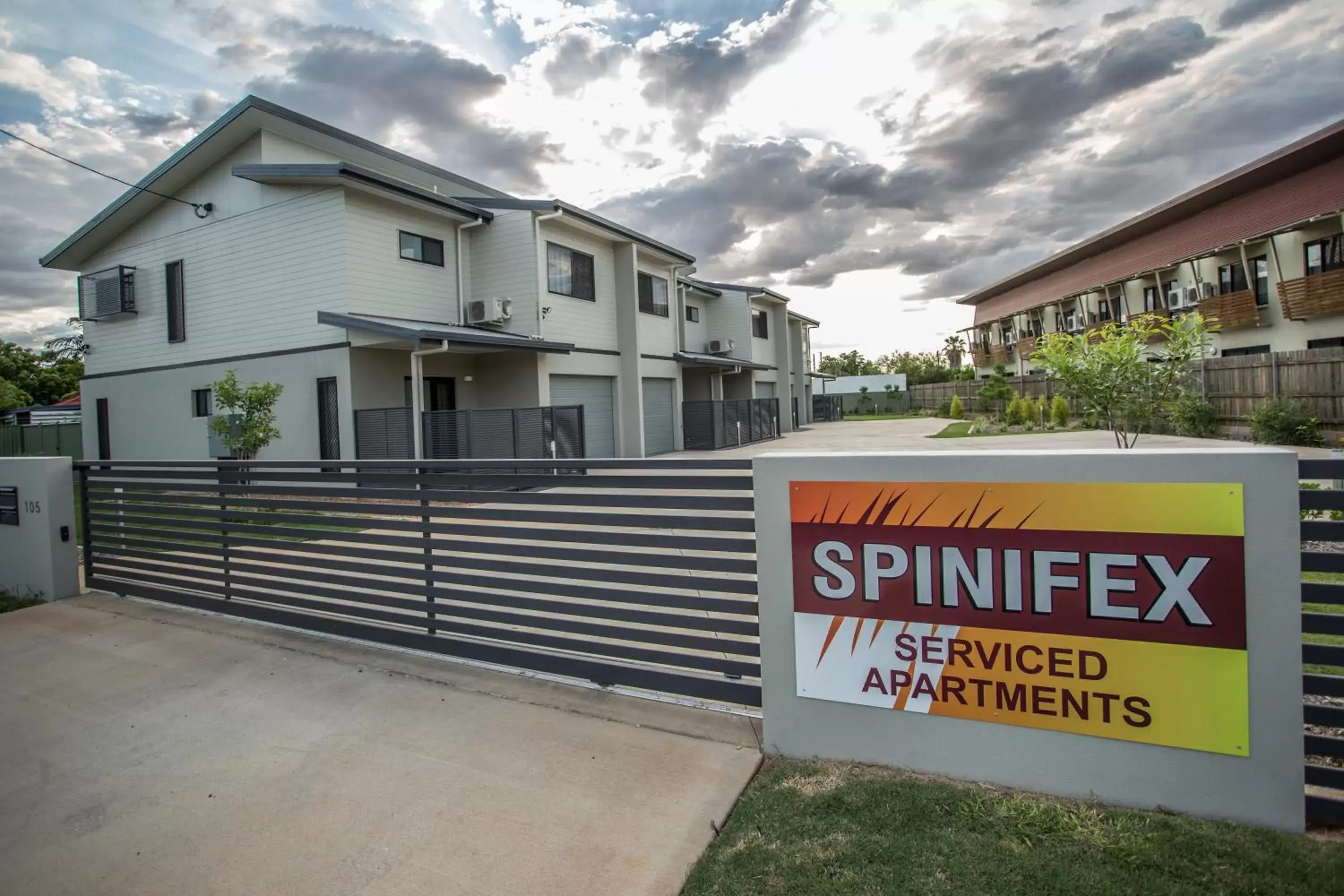 Facade/entrance, Property Building in Spinifex Motel and Serviced Apartments