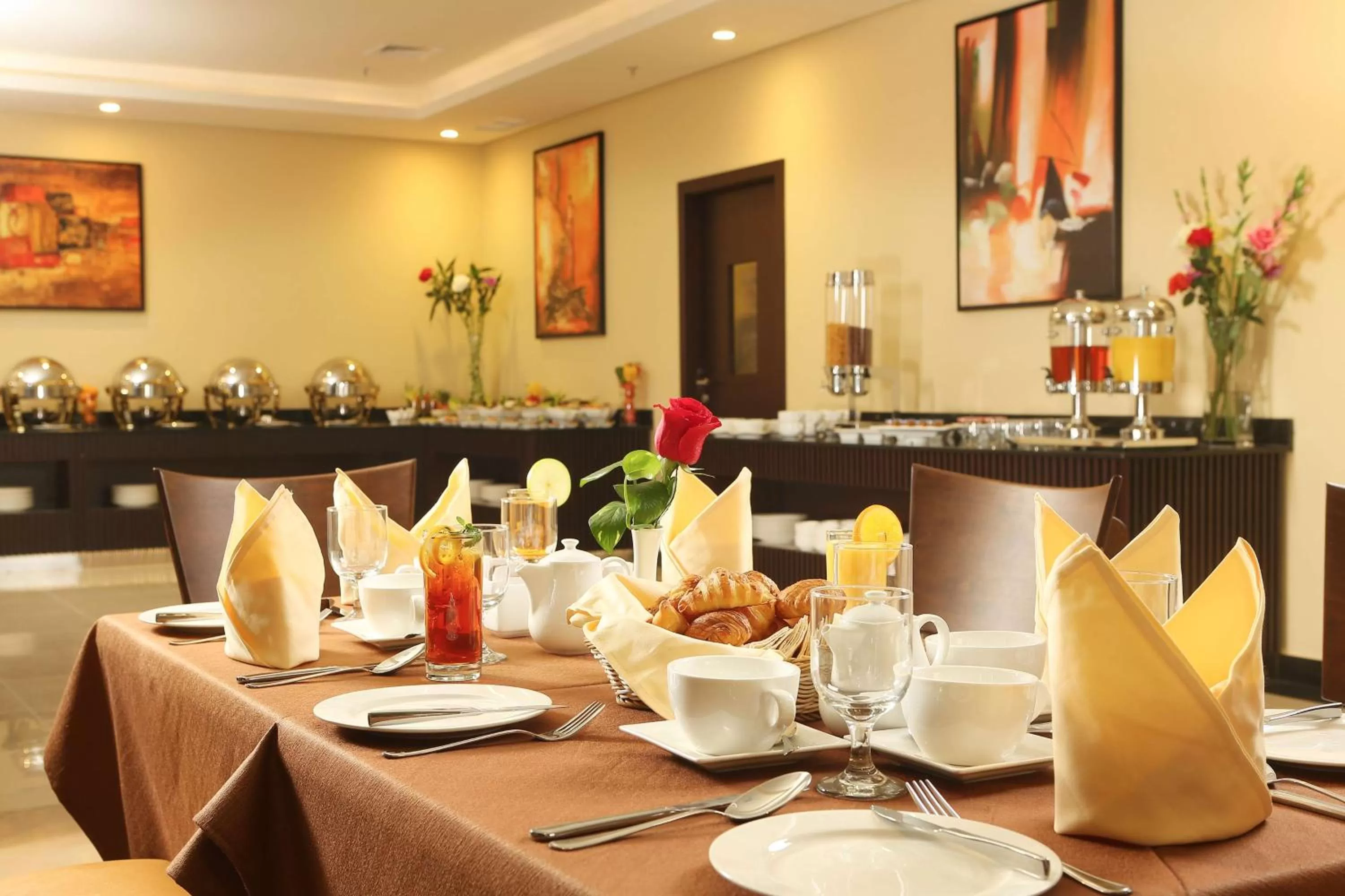 Restaurant/places to eat in Best Western Plus Salmiya