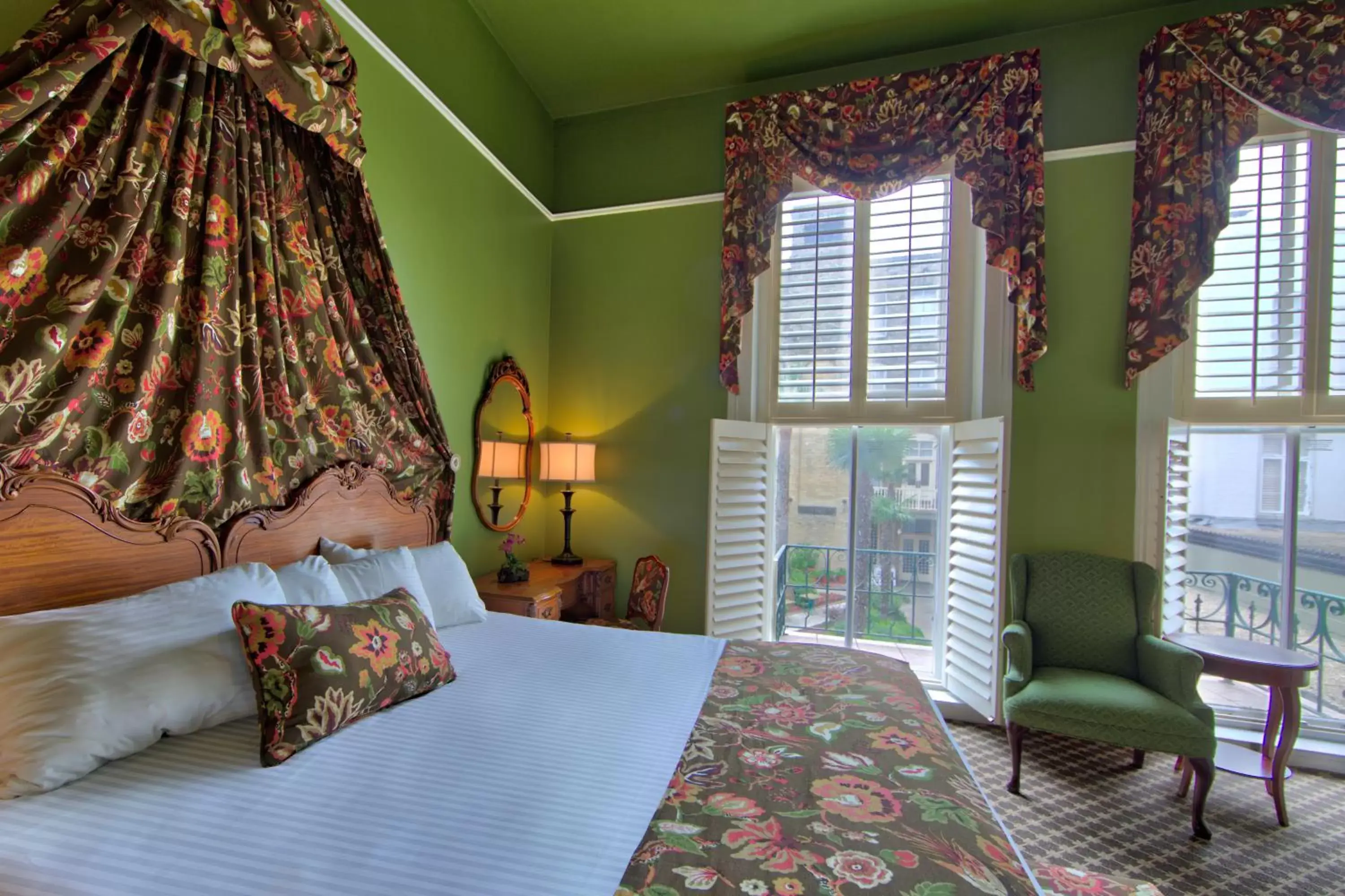 Bedroom, Bed in Menger Hotel