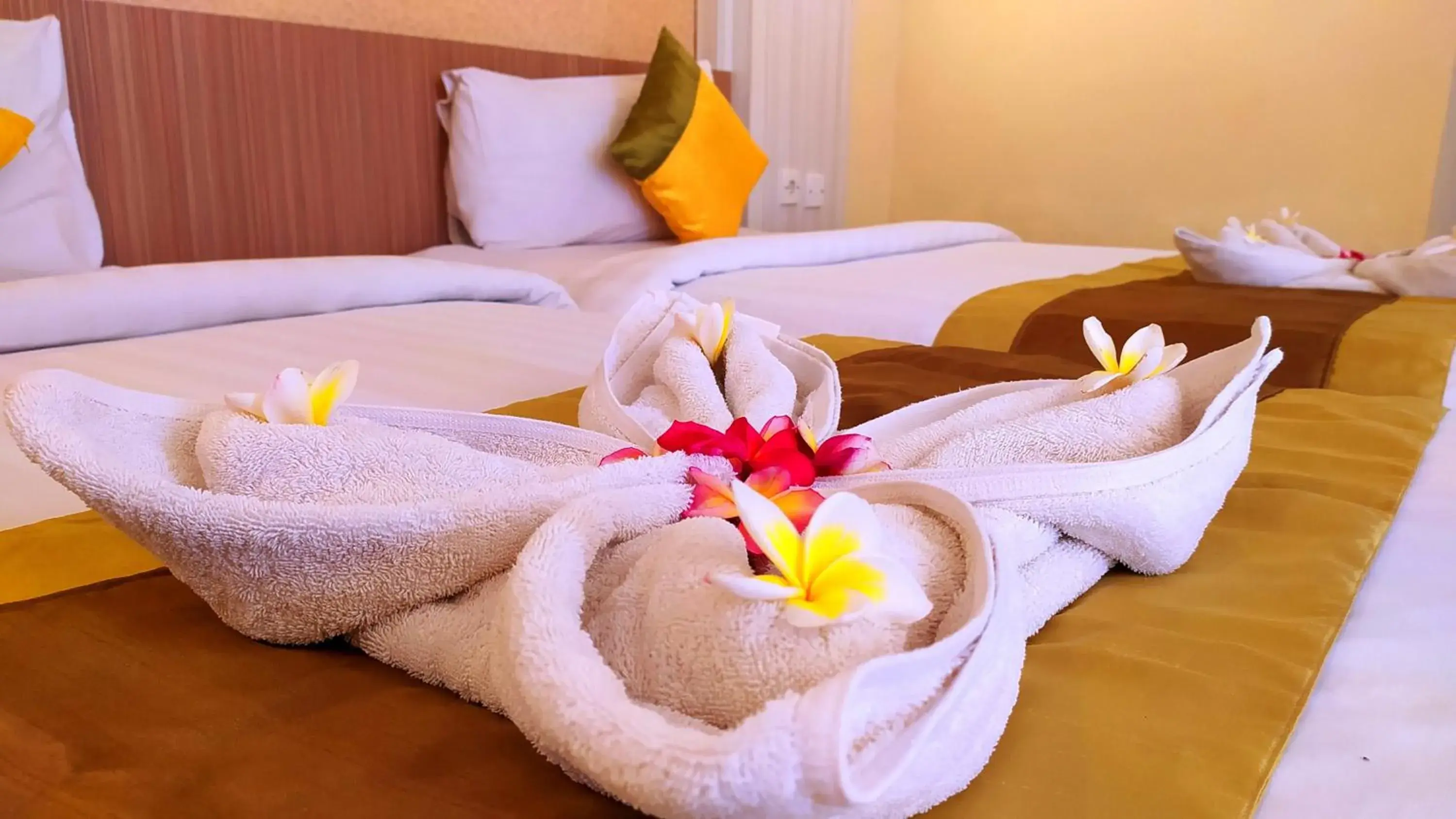 Bedroom, Bed in Puri Saron Denpasar Hotel