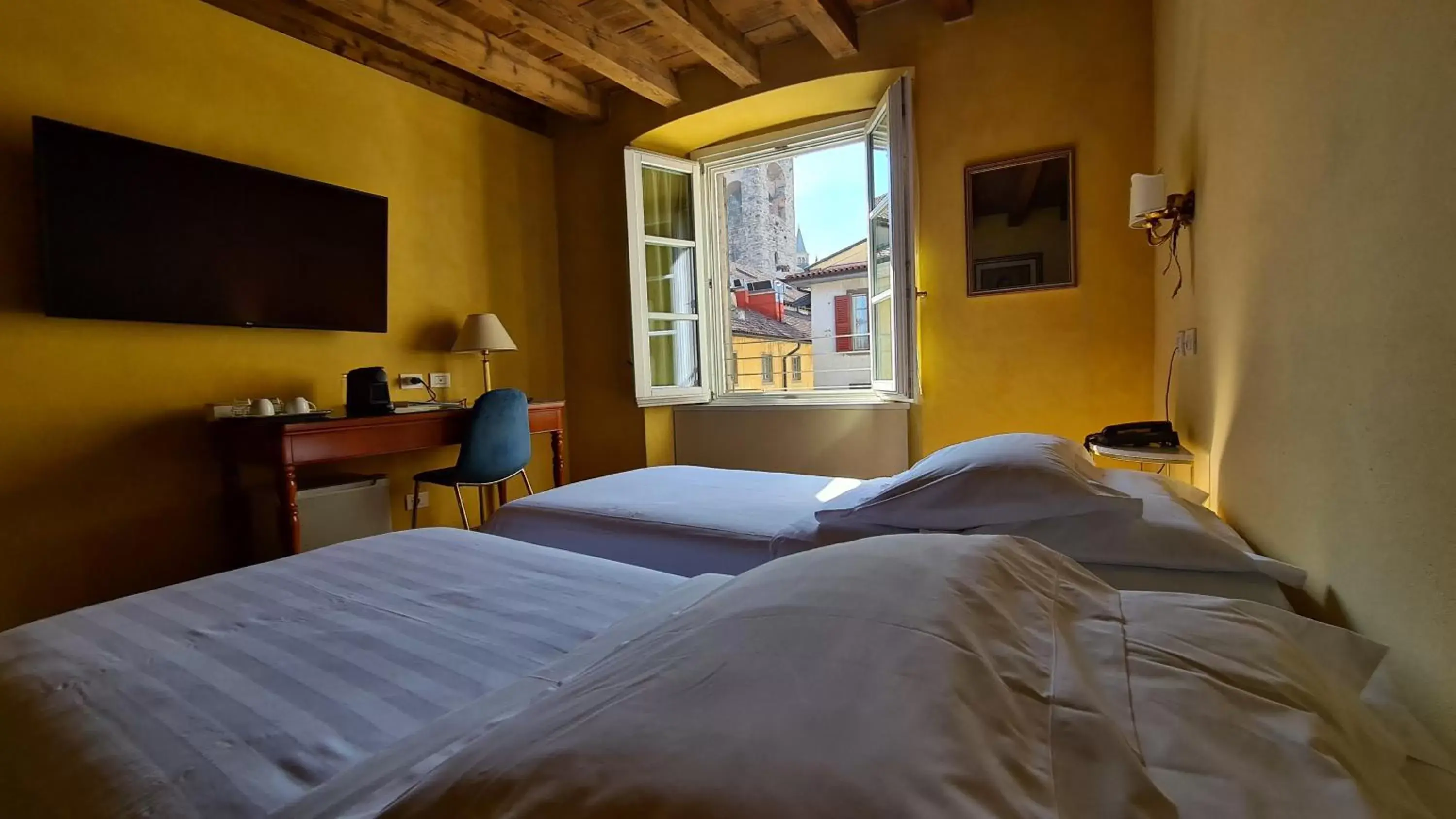 Bedroom, Bed in Hotel Piazza Vecchia