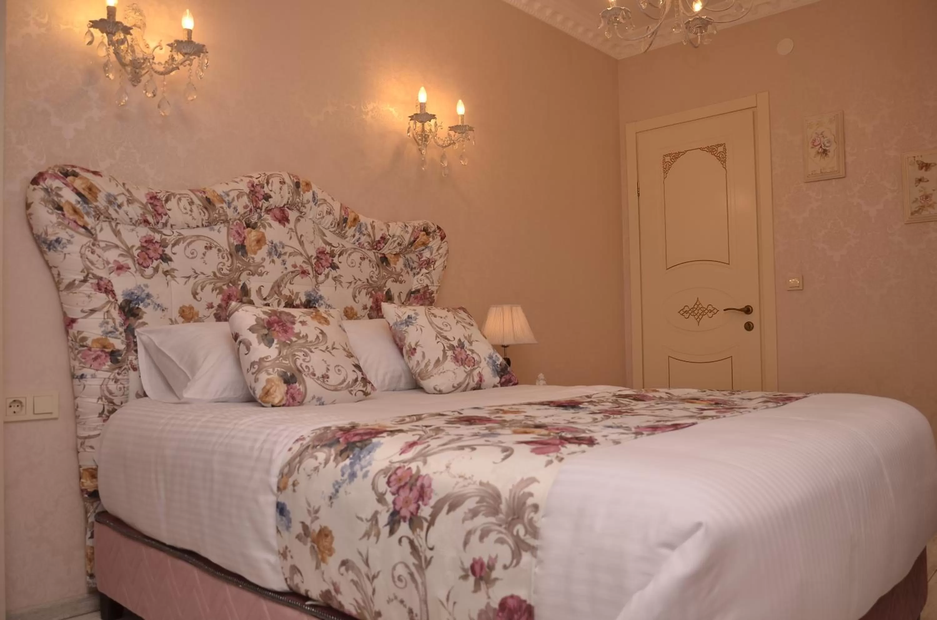 Bed in English Home Hotel Tbilisi