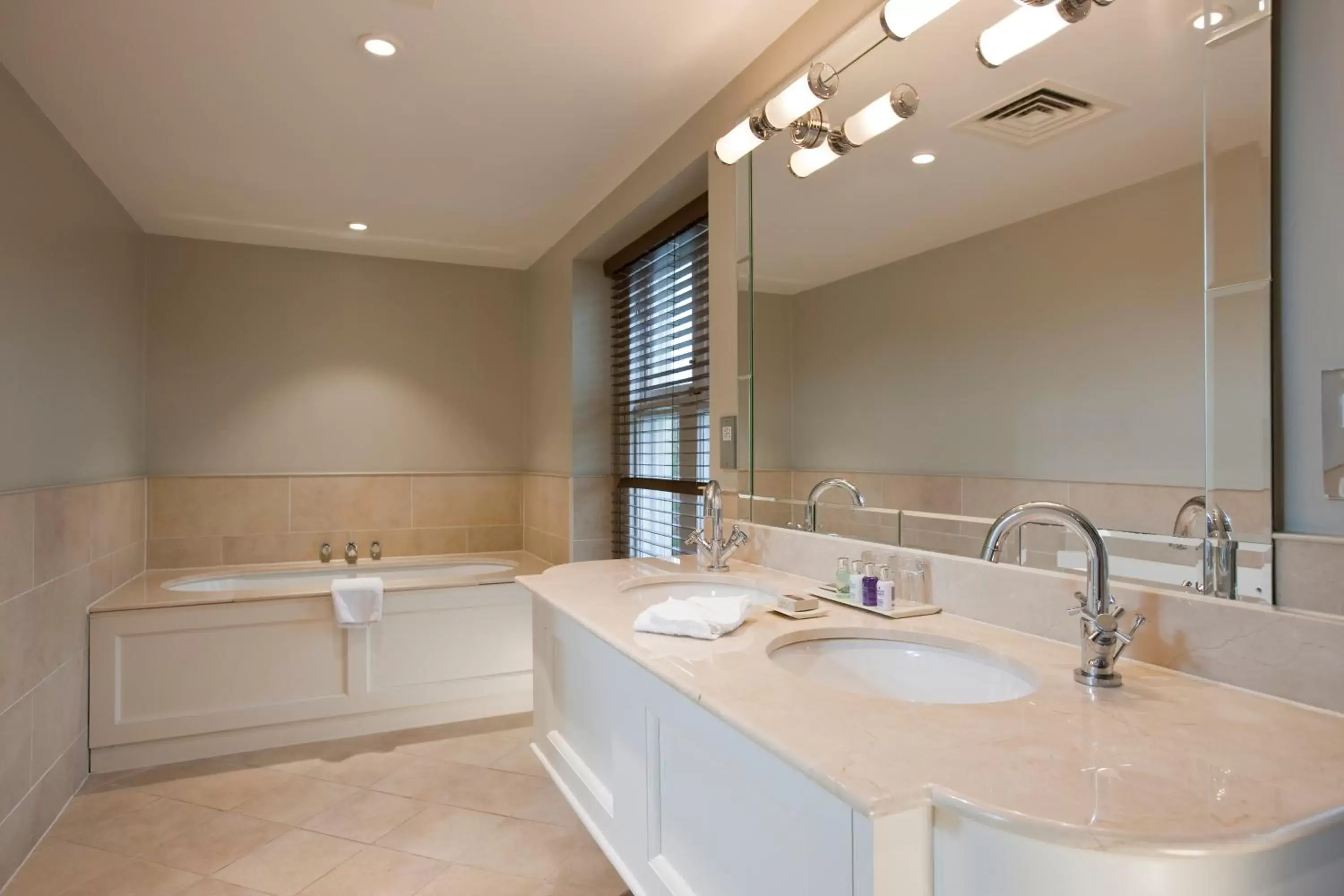 Bathroom in Wivenhoe House Hotel