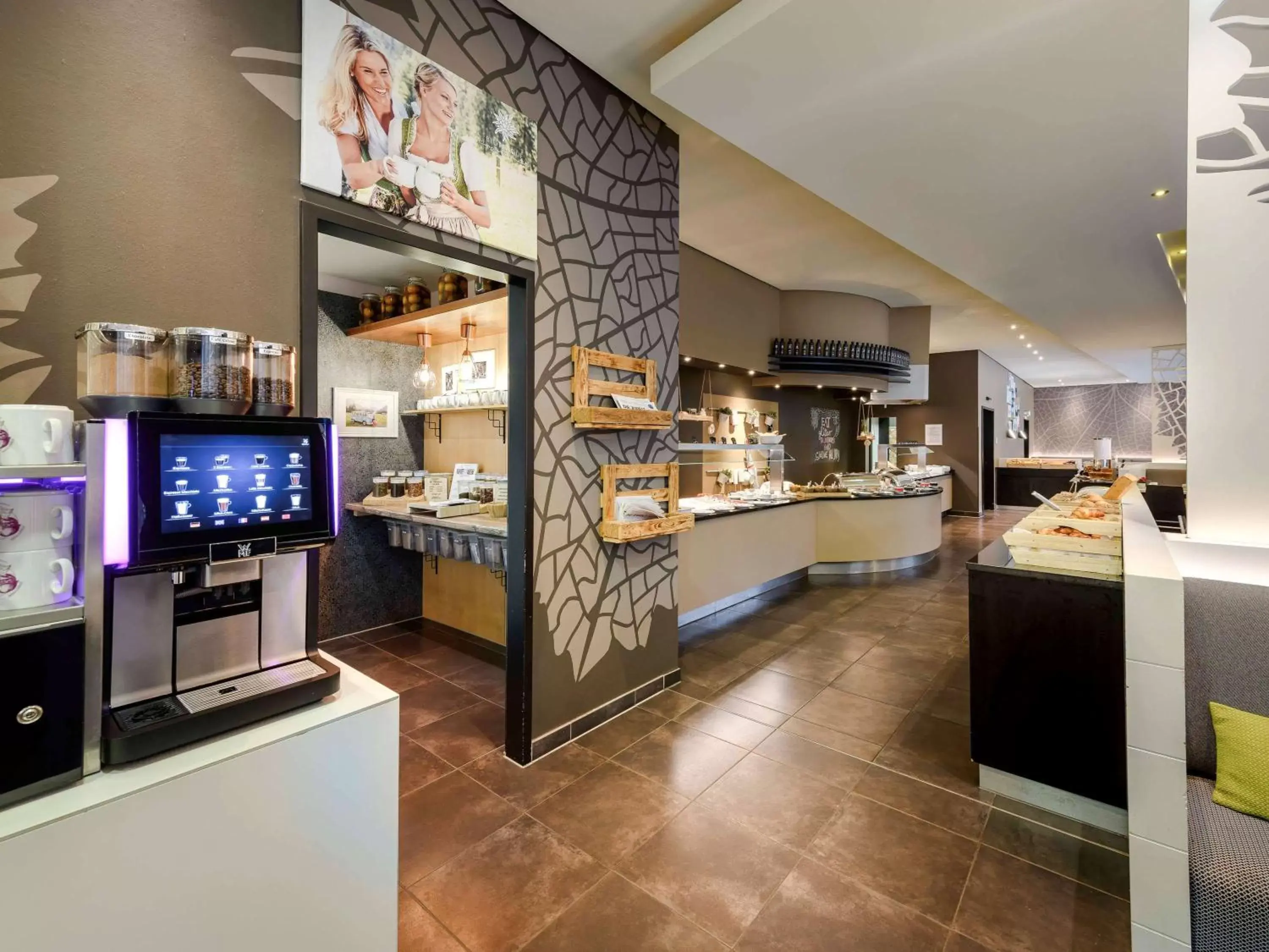 Restaurant/places to eat, Kitchen/Kitchenette in Mercure Hotel Stuttgart City Center