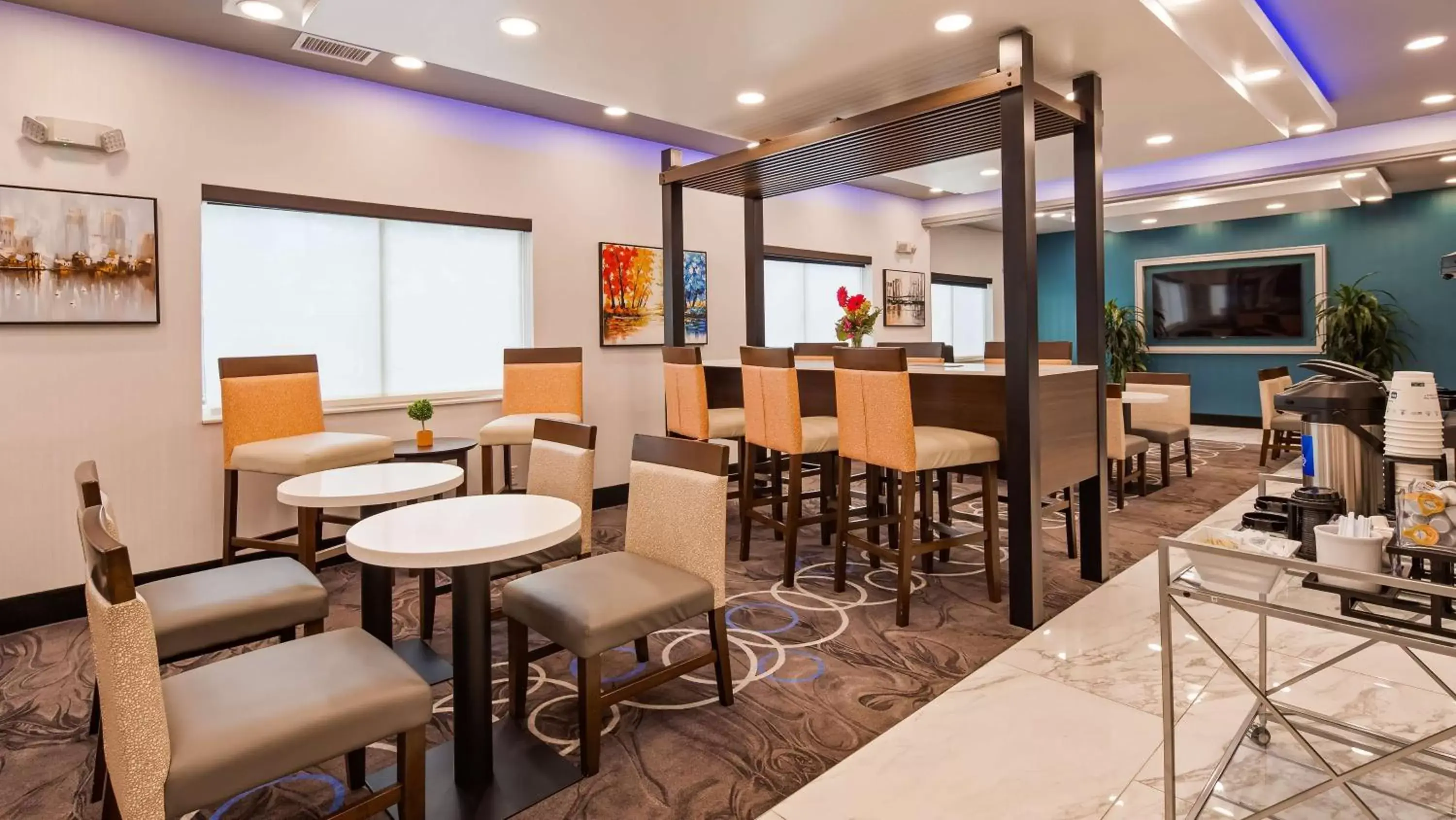 Restaurant/places to eat, Lounge/Bar in Best Western Independence Kansas City