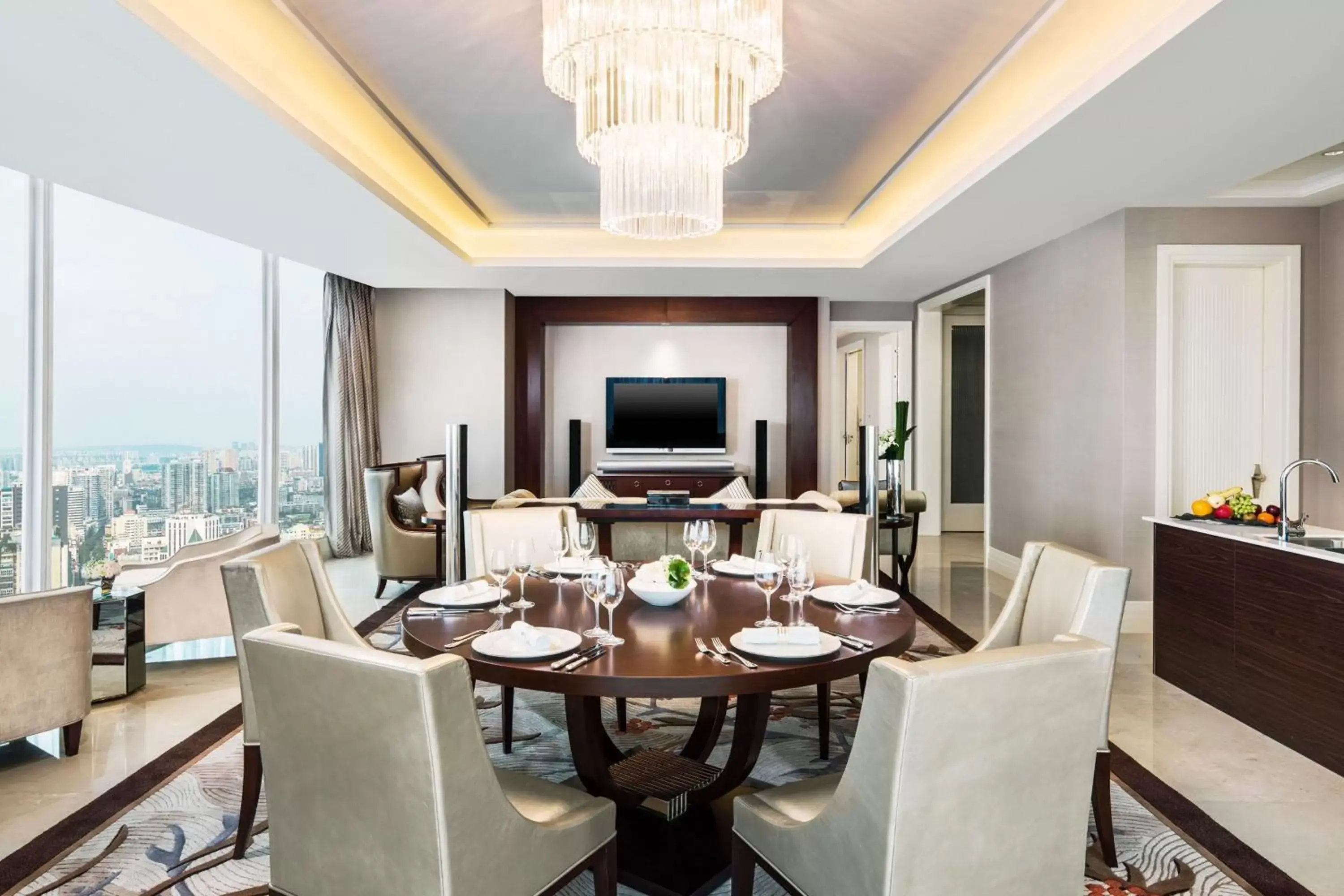 Photo of the whole room, Restaurant/Places to Eat in The St. Regis Chengdu