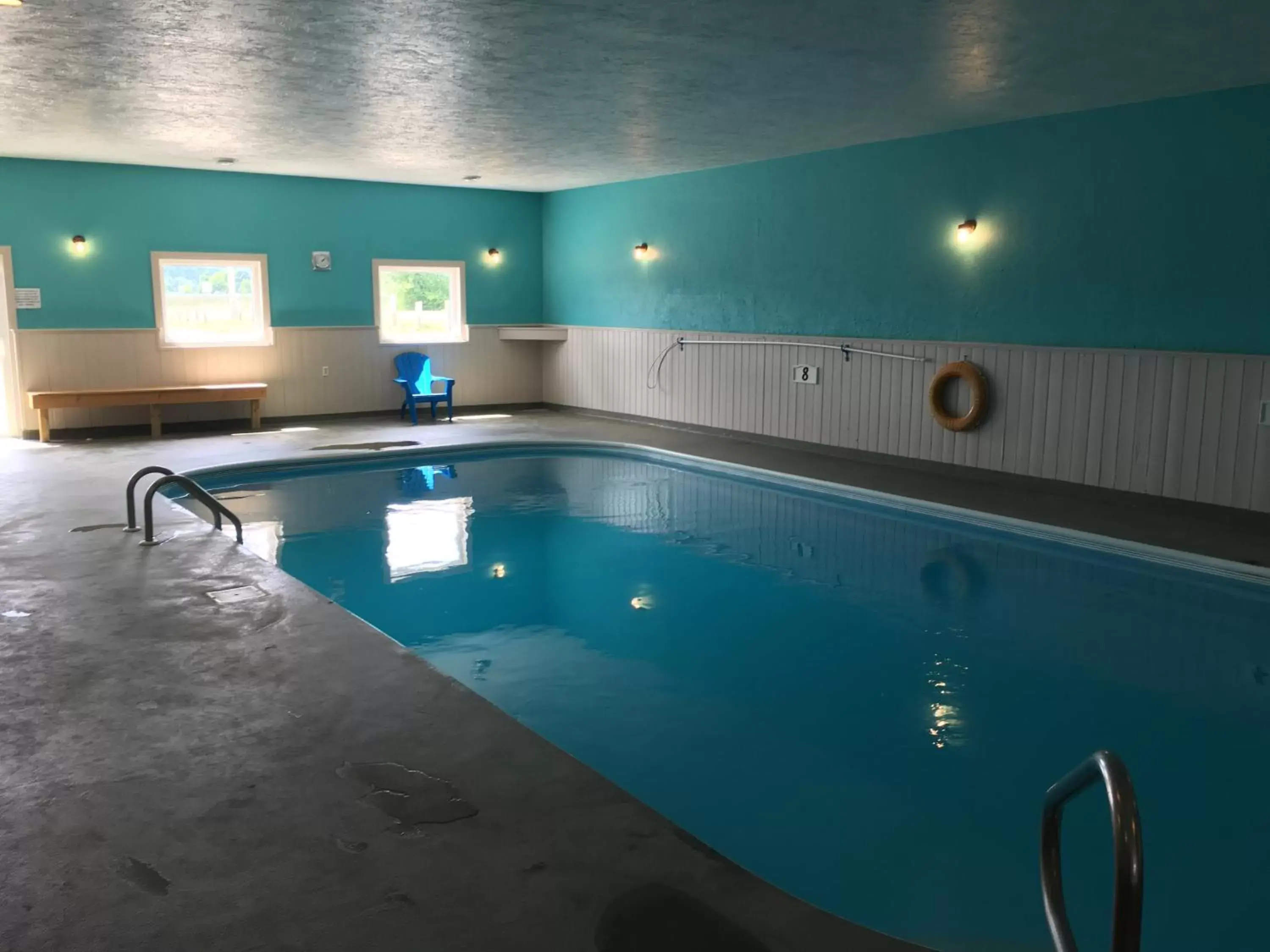 Swimming Pool in Fairway Inn