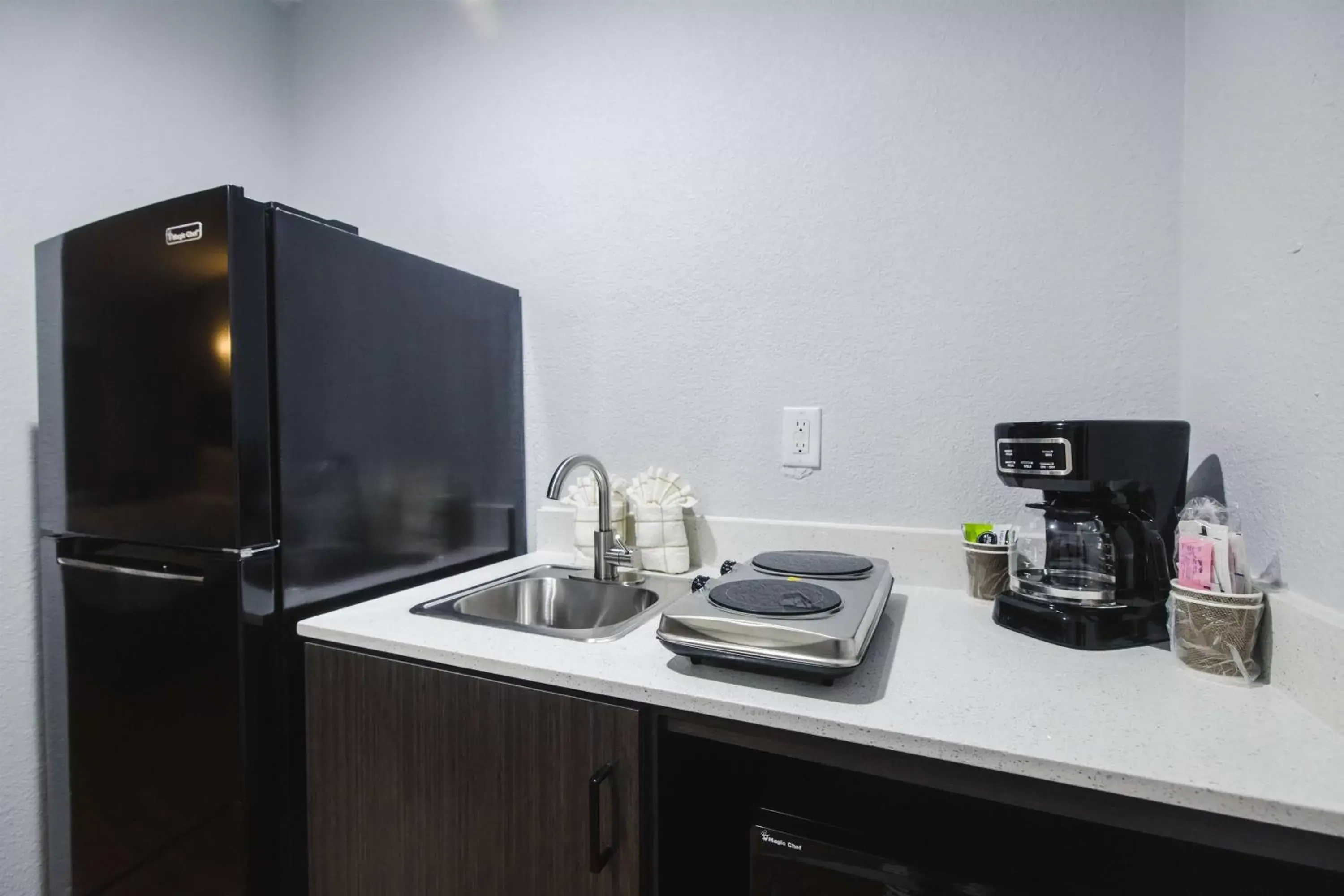 Kitchen or kitchenette in Studio 6 Channelview TX Baytown West Kitchen or kitchenette in Studio 6 Channelview TX Baytown West