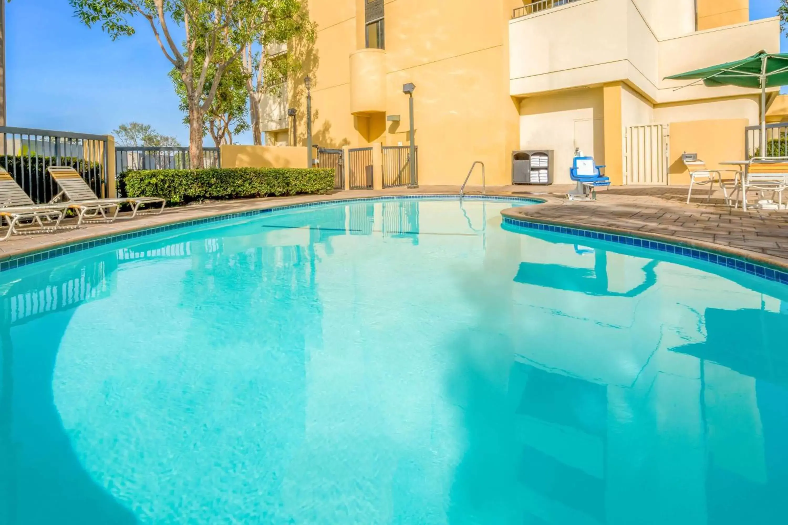 Pool view, Swimming Pool in La Quinta by Wyndham Buena Park