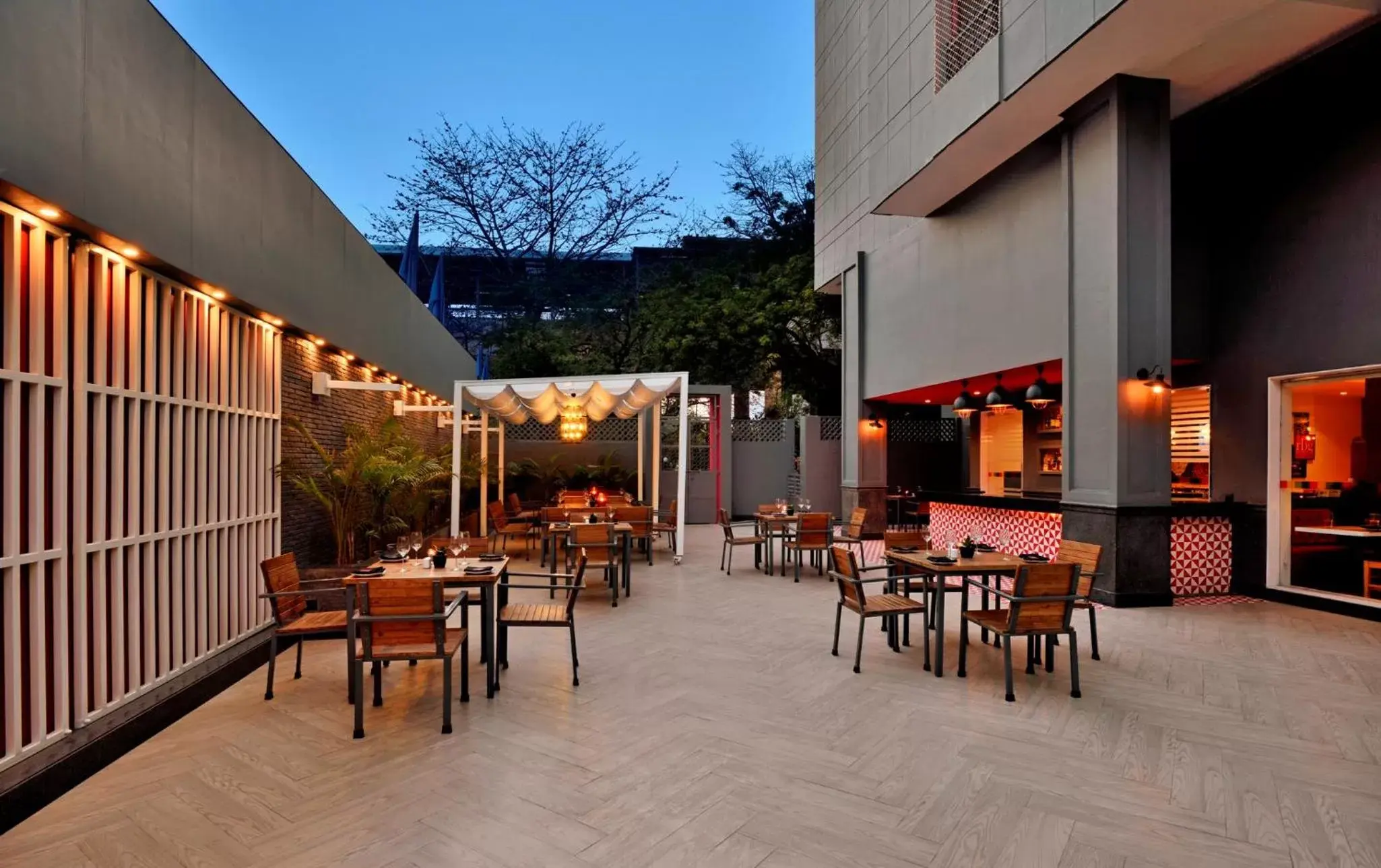 Lounge or bar in Park Inn by Radisson,South Delhi