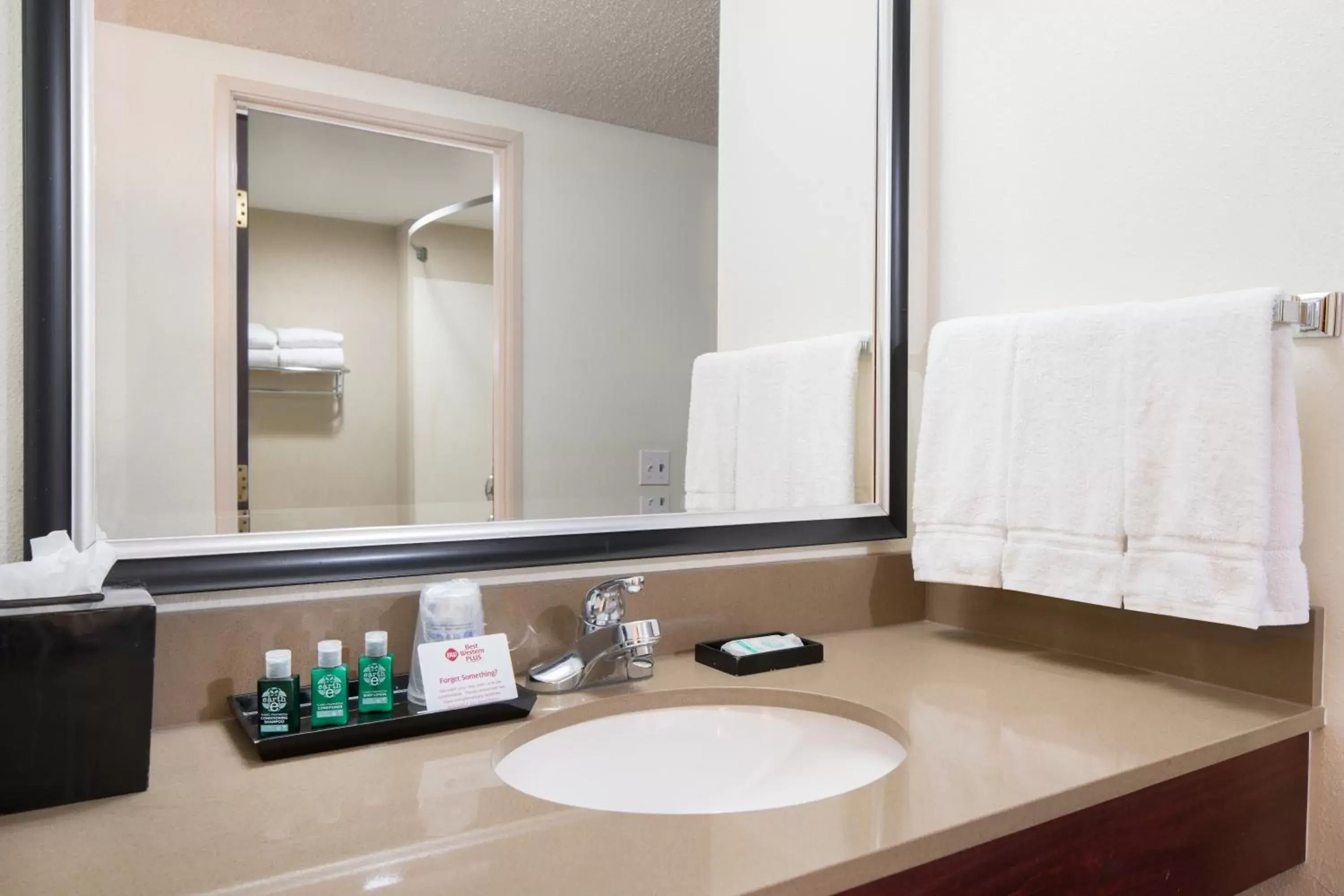 Bathroom in High Plains Hotel at Denver International Airport