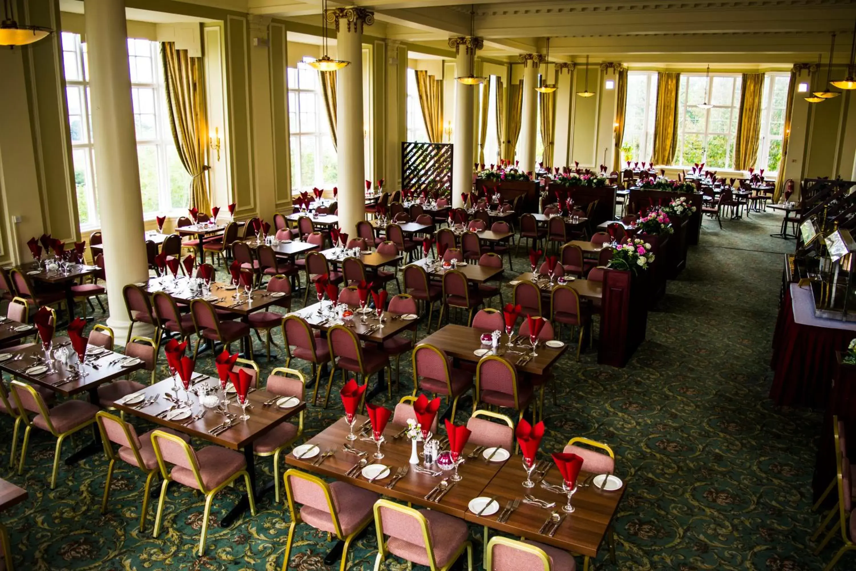 Property building, Restaurant/Places to Eat in Cumbria Grand Hotel