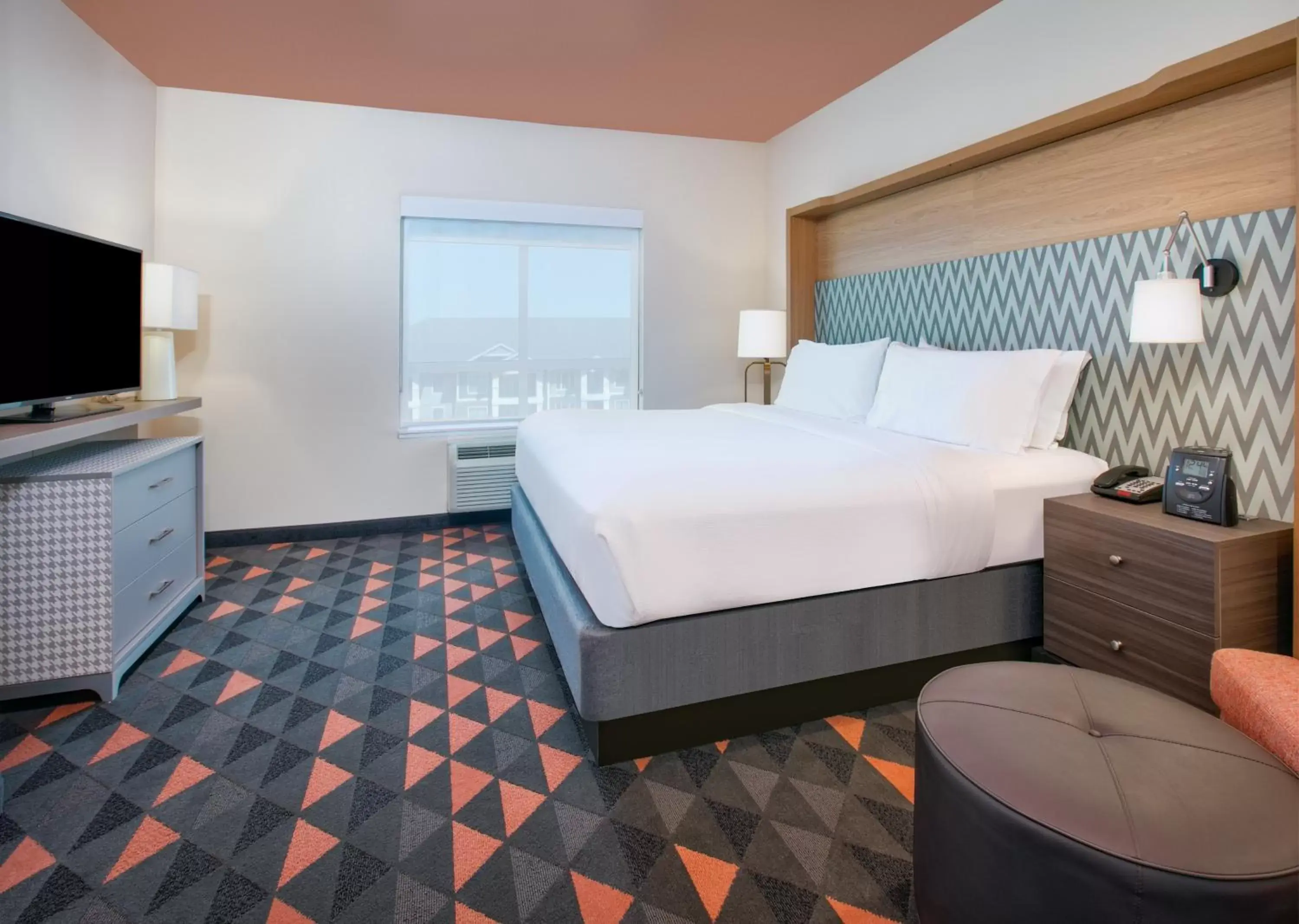 Photo of the whole room, Bed in Holiday Inn Dallas - Fort Worth Airport South, an IHG Hotel