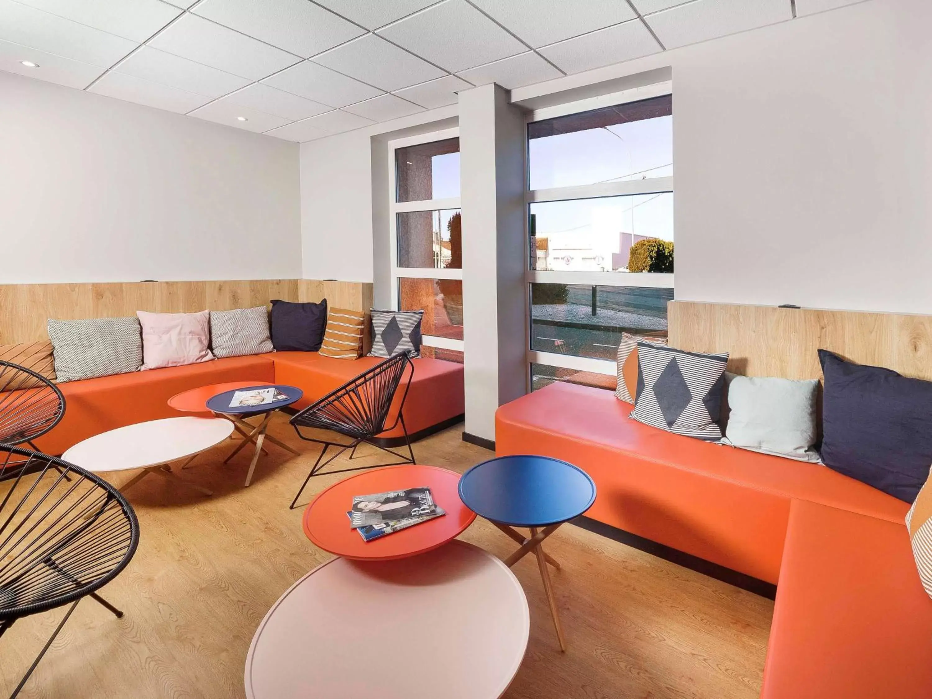 Lounge or bar in ibis Styles Toulouse Lavaur