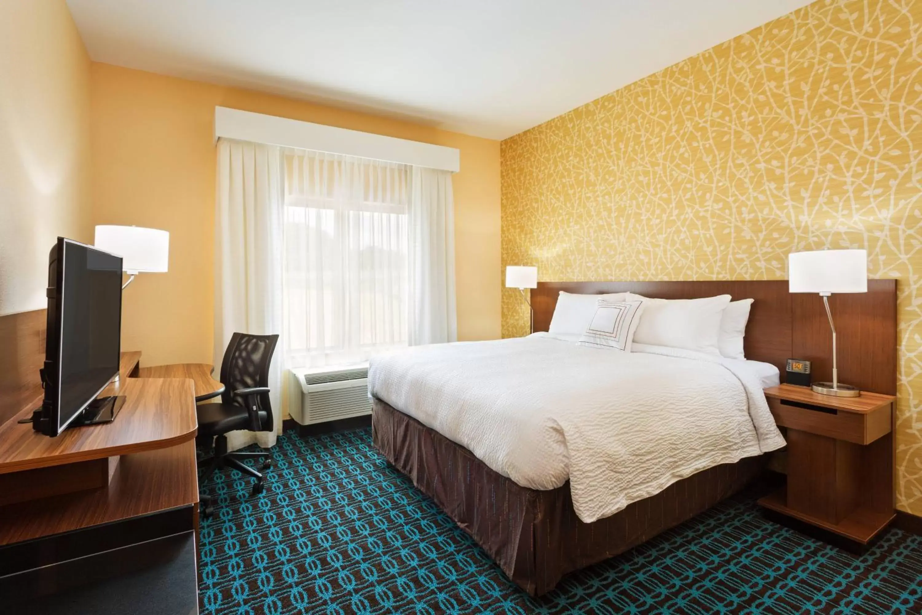 Photo of the whole room, Bed in Fairfield Inn & Suites by Marriott Johnson City