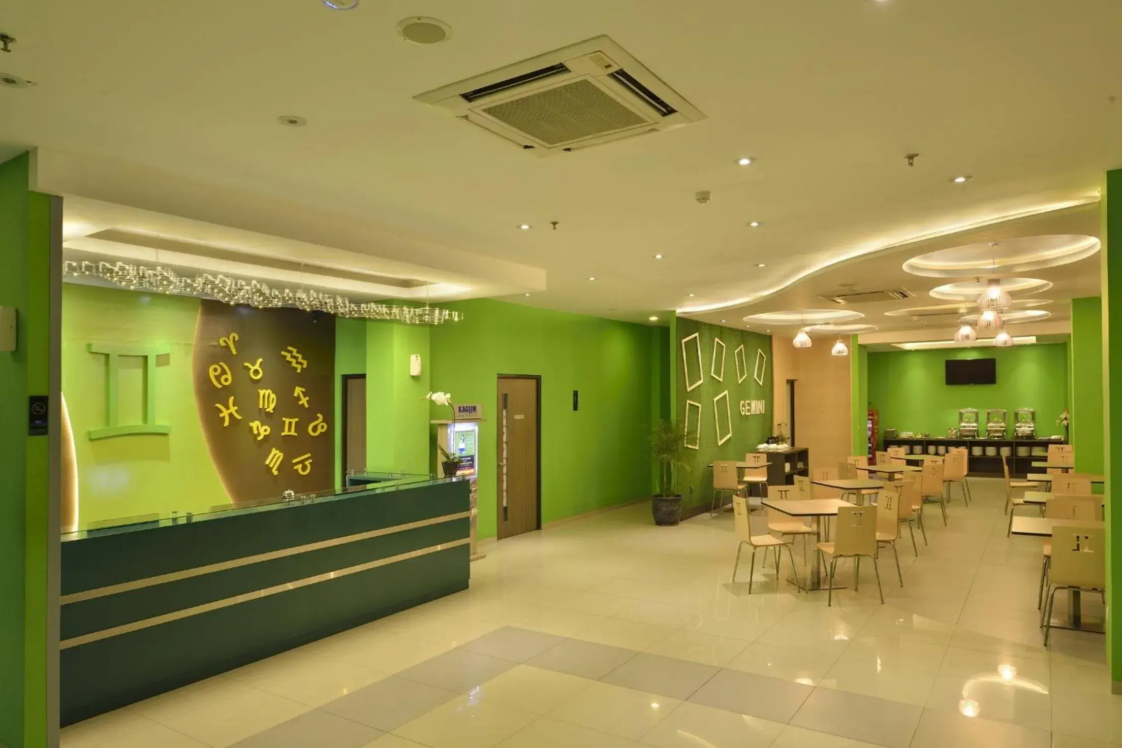 Lobby or reception in Zodiak MT Haryono by KAGUM Hotels