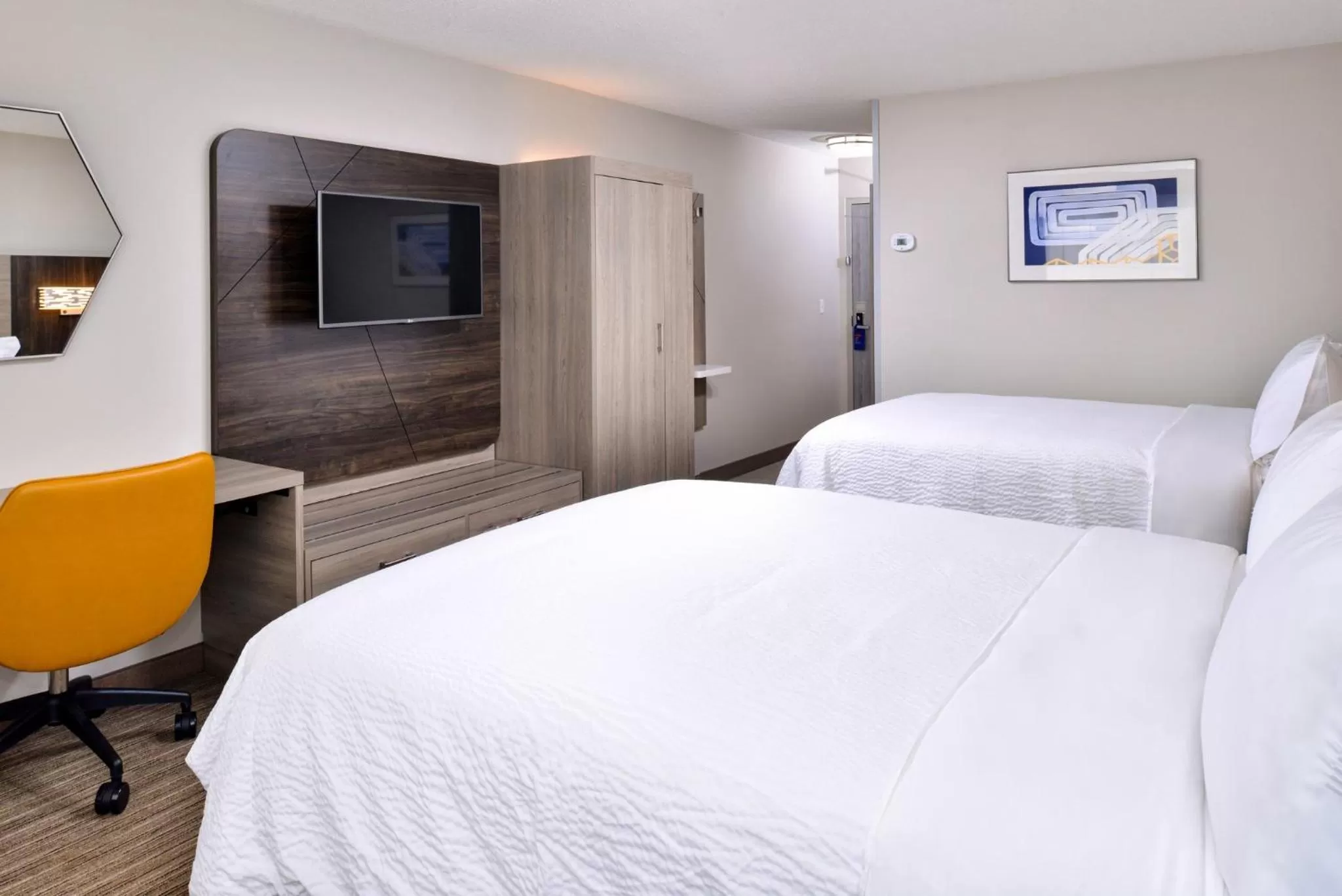 Photo of the whole room, Bed in Holiday Inn Express Winston-Salem Medical Ctr Area