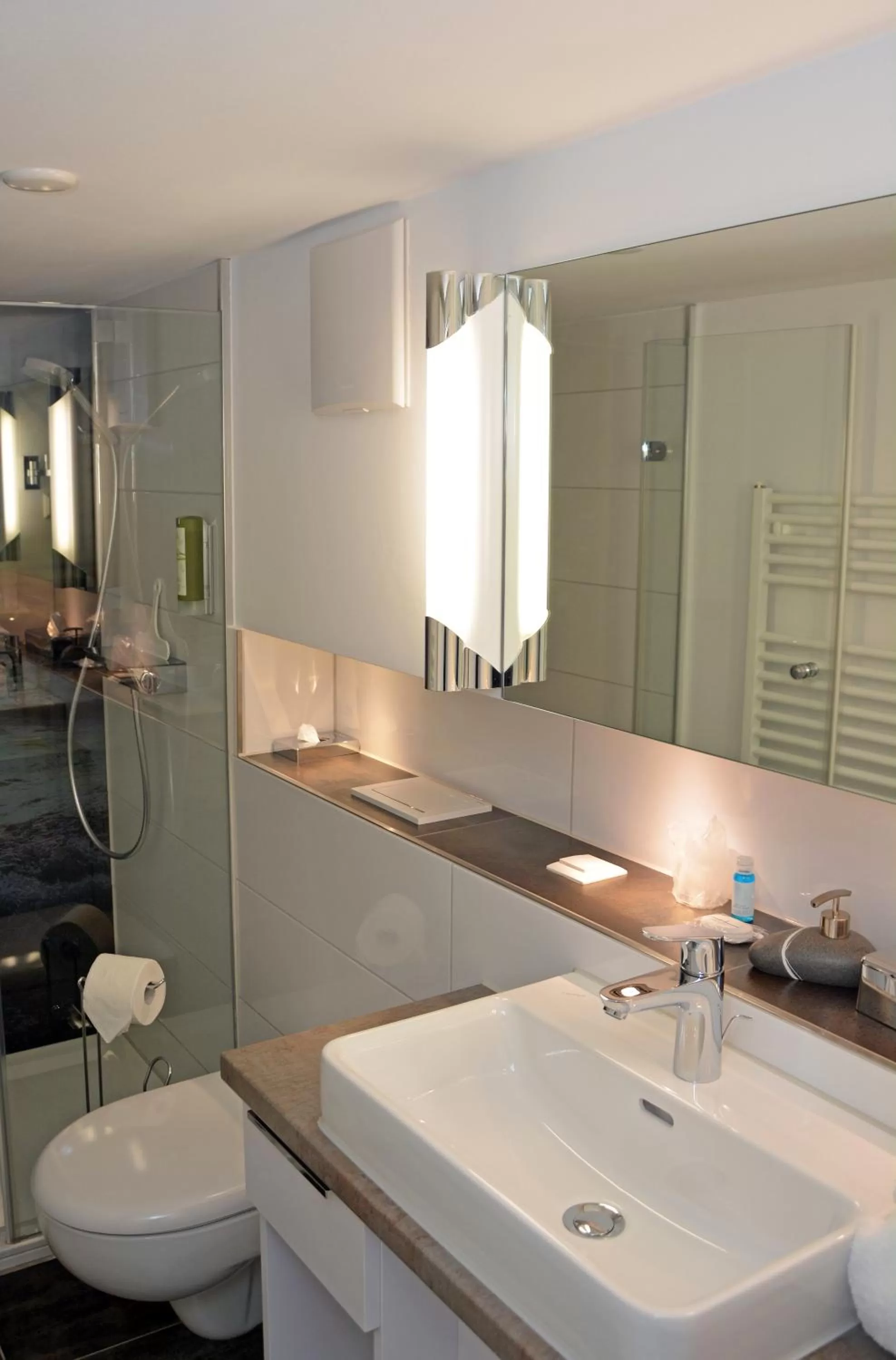 Shower in Hotel Alte Schule