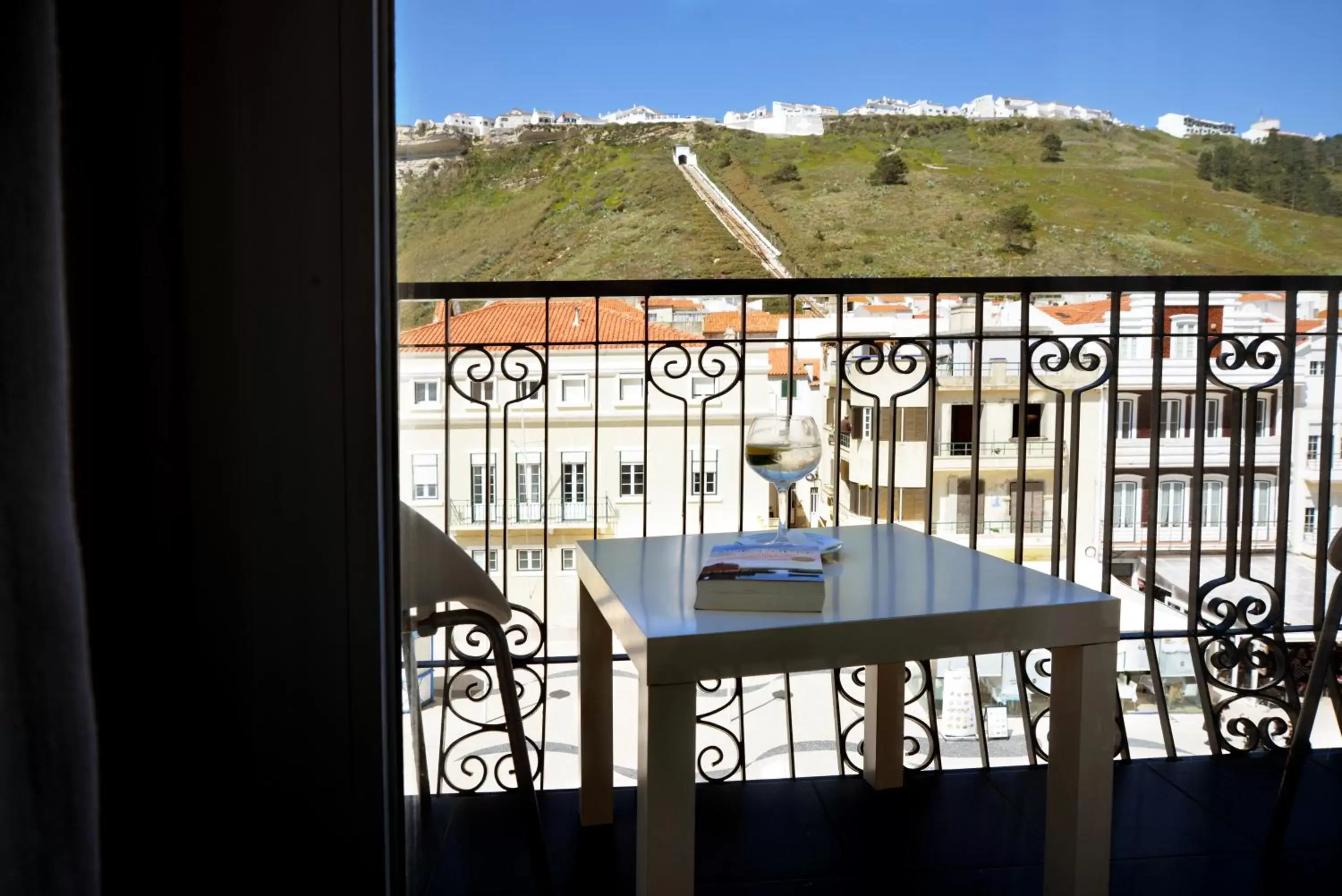 Street view, Balcony/Terrace in Hotel Mar Bravo