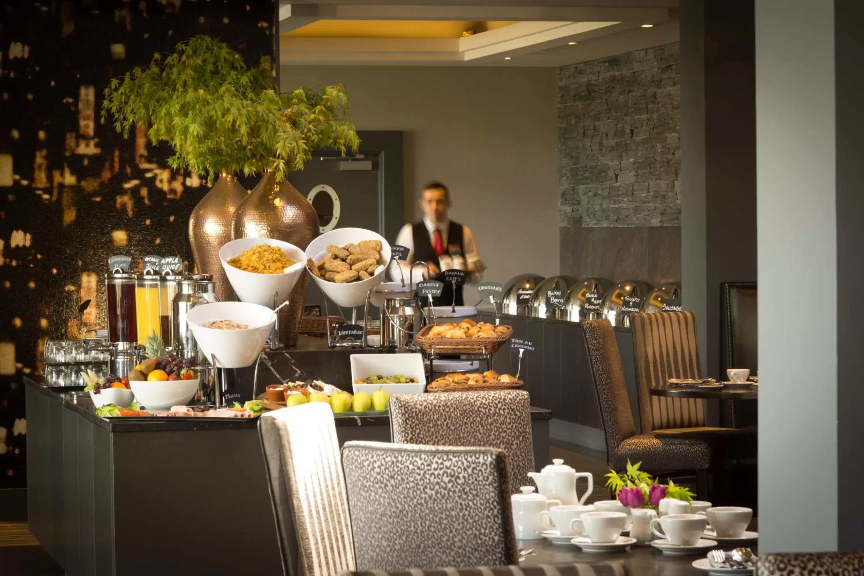 Breakfast, Restaurant/Places to Eat in Oriel House Hotel