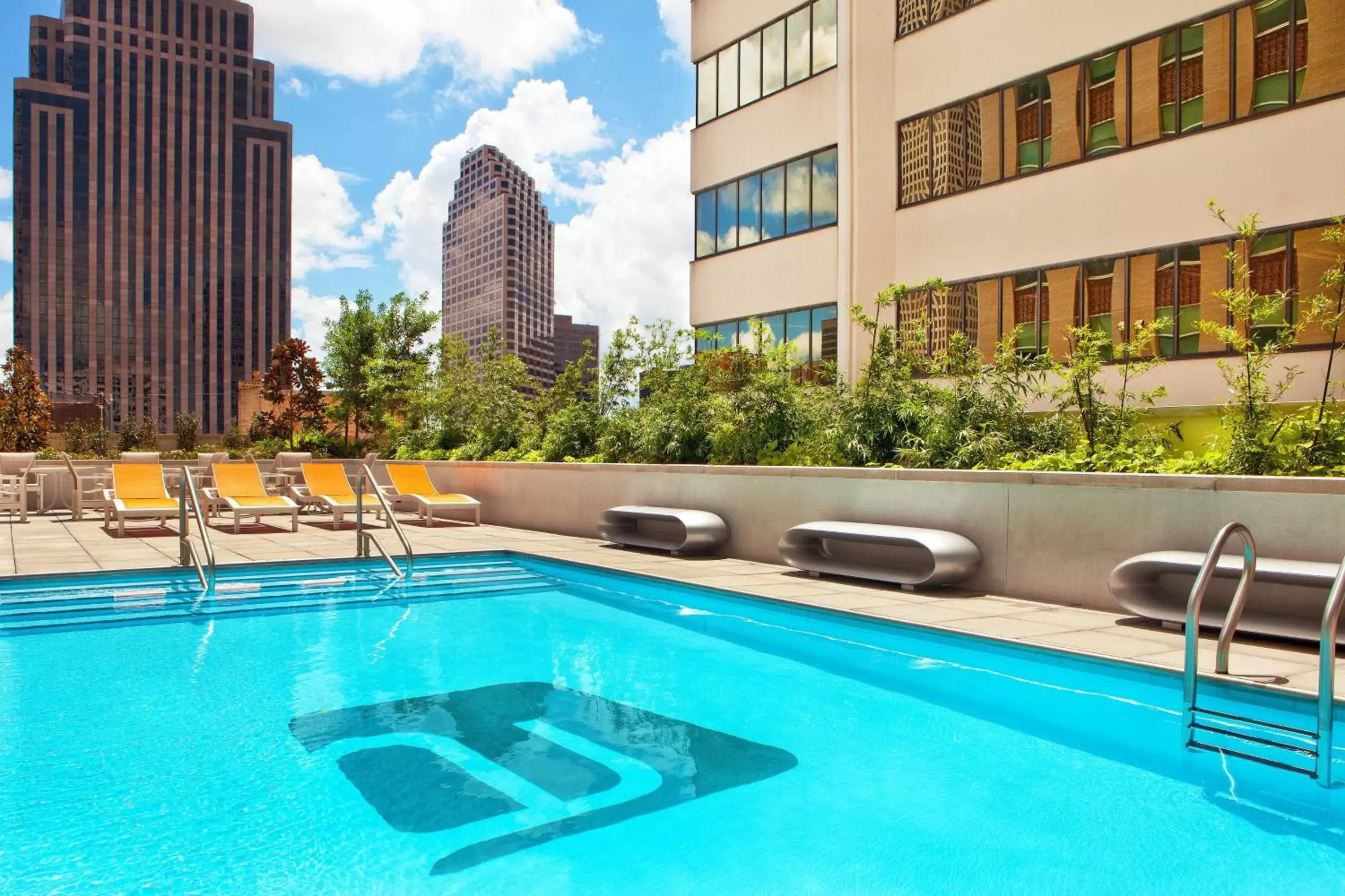 Swimming Pool in Aloft New Orleans Downtown