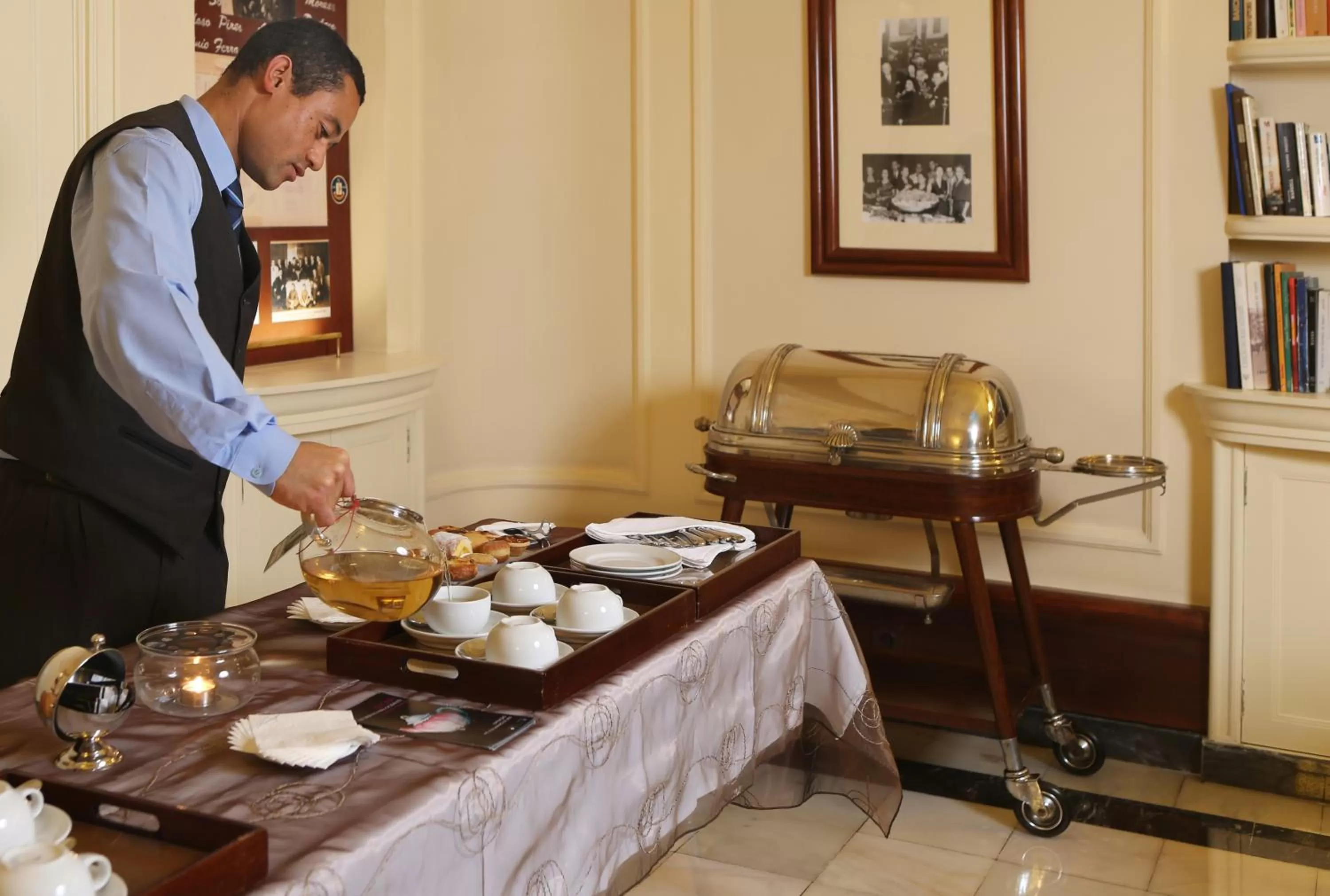 Restaurant/places to eat in Hotel Britania Art Deco - Lisbon Heritage Collection - Avenida