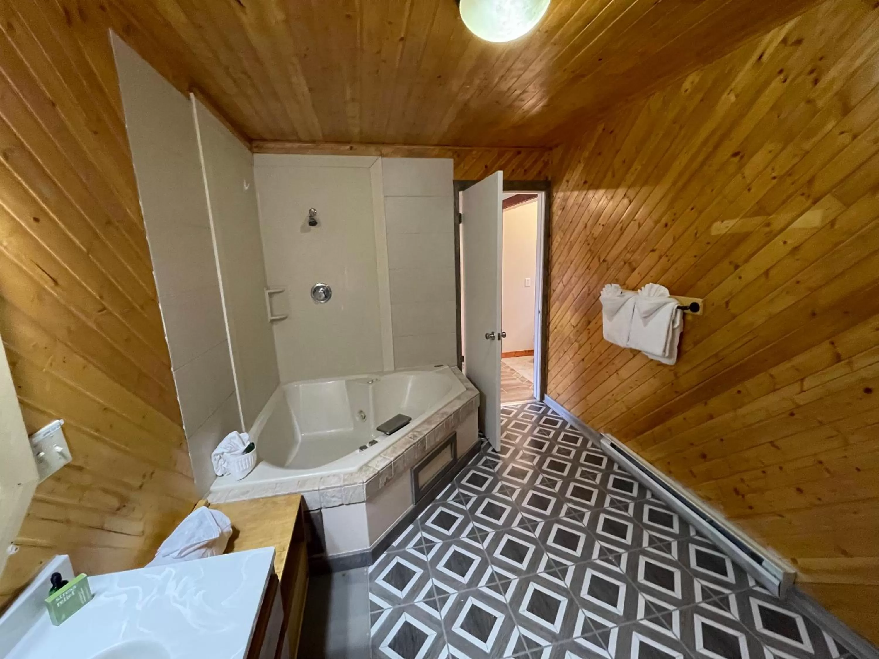 Bathroom in Estes Mountain Inn