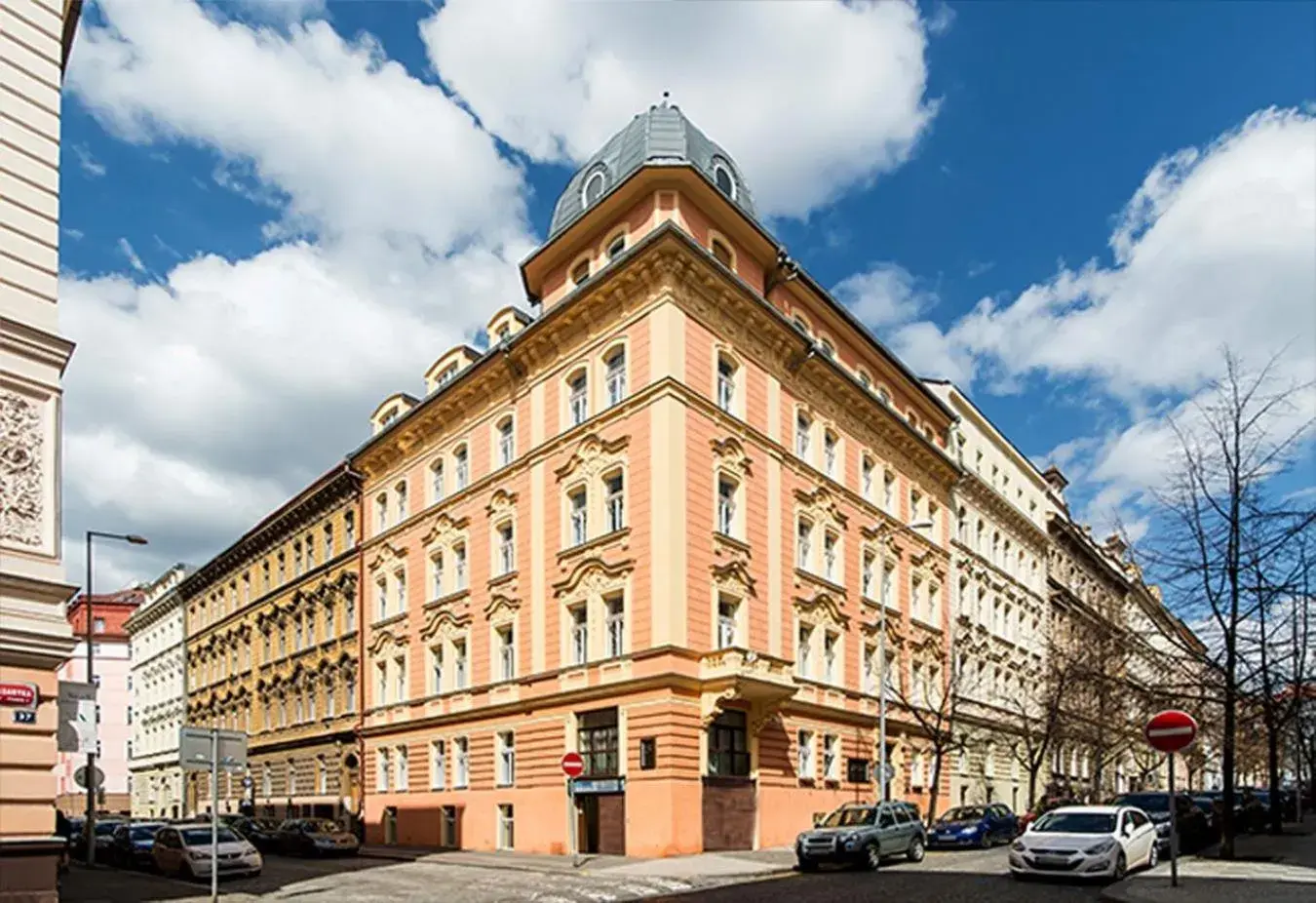 Property building in Aparthotel Sibelius