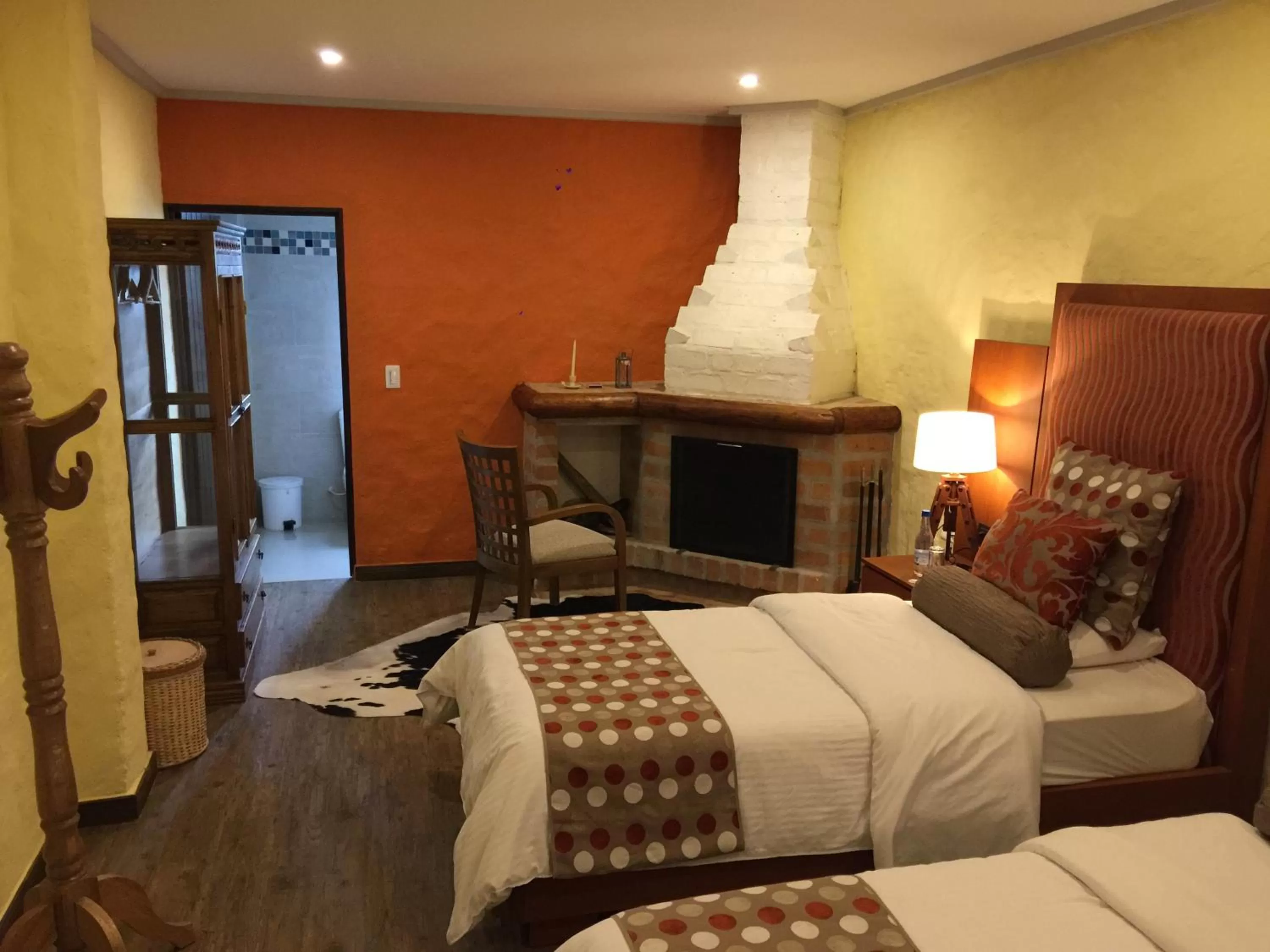 Photo of the whole room, Bed in Monasterio San Agustín, Colombia