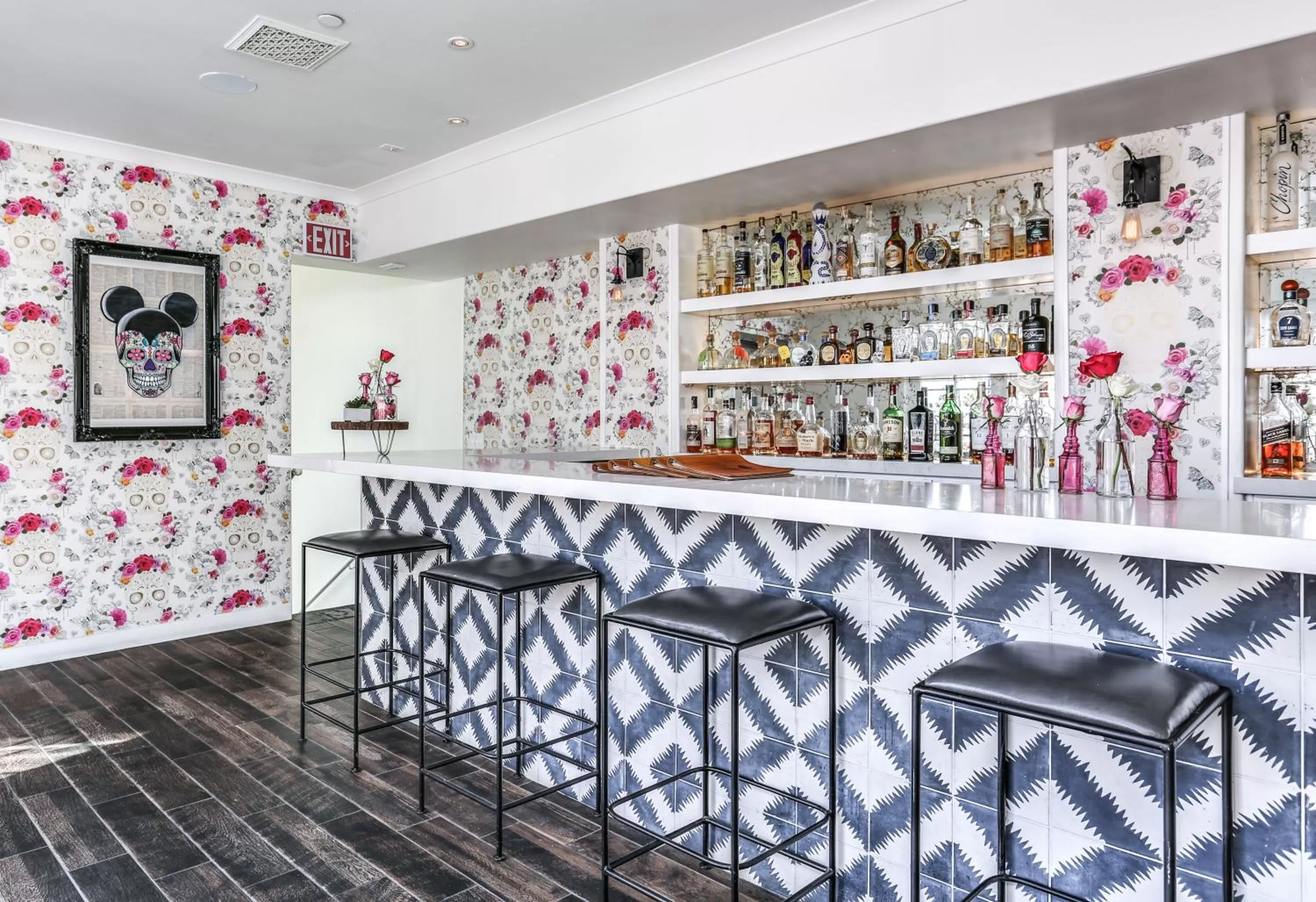 Restaurant/places to eat in La Serena Villas