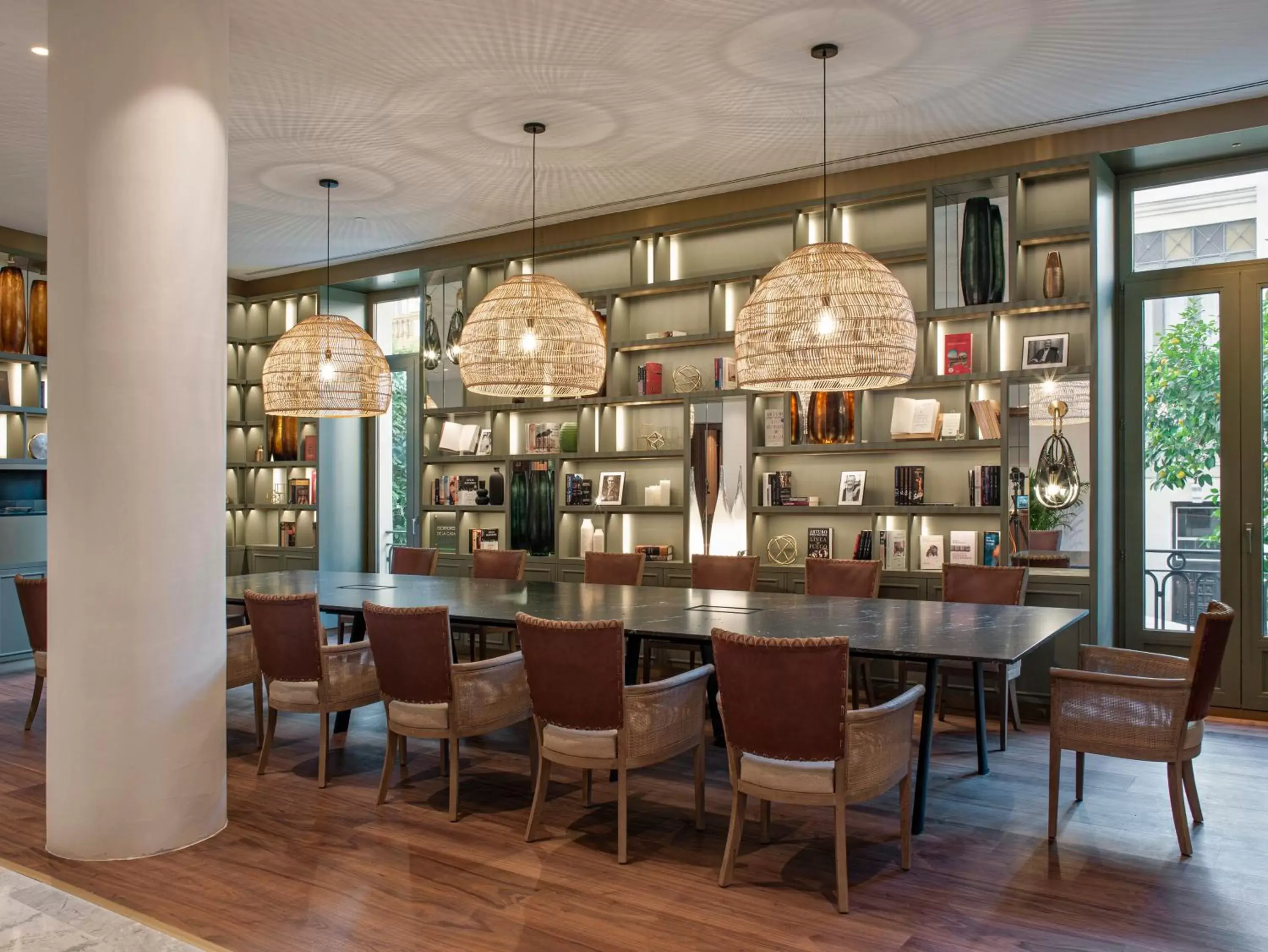 Property building, Lounge/Bar in Hotel Colón Gran Meliá - The Leading Hotels of the World