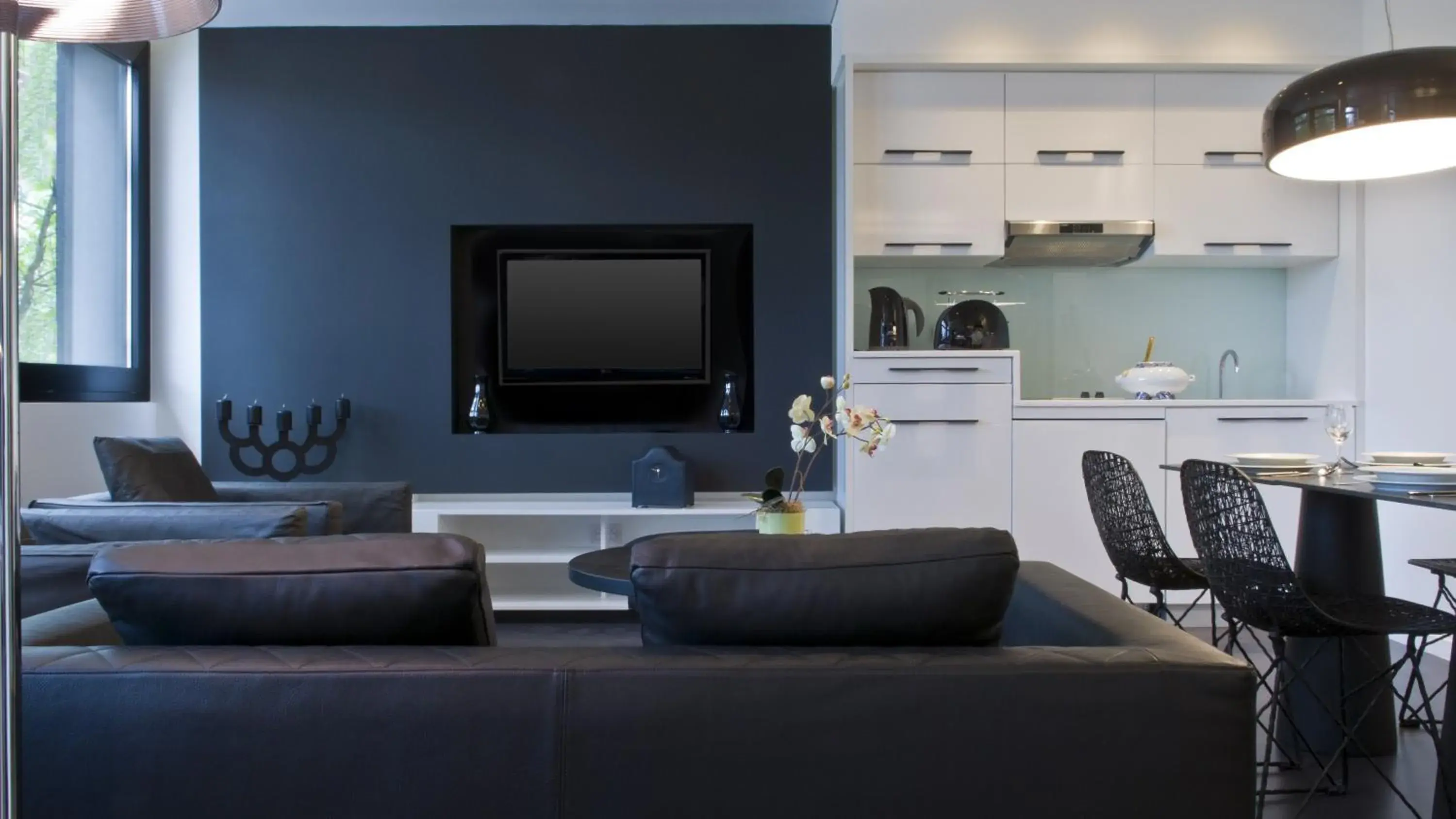 TV and multimedia, Seating Area in B-aparthotels Regent